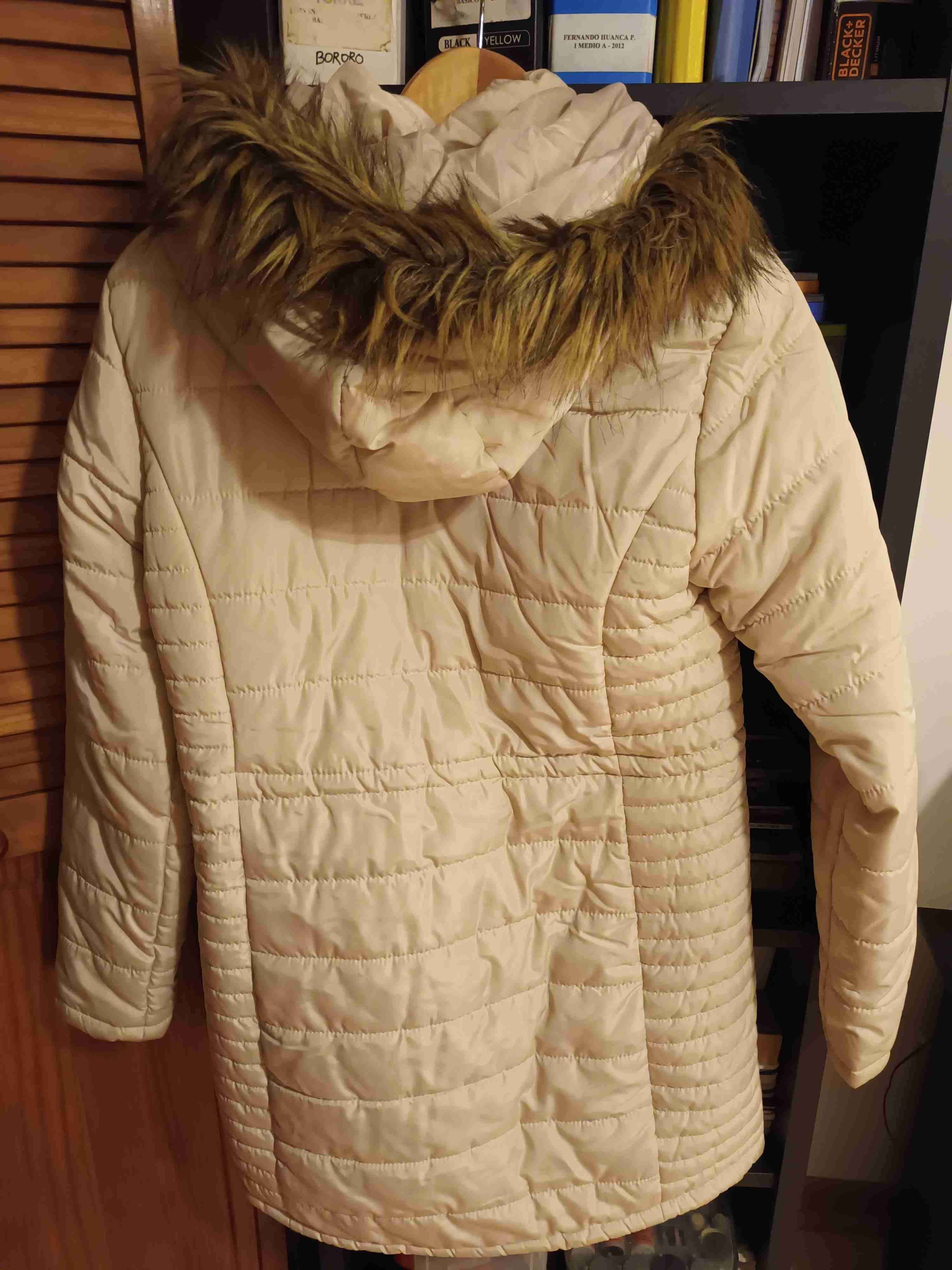 Chaquetón  beige con capucha de piel marca - miniatura 3