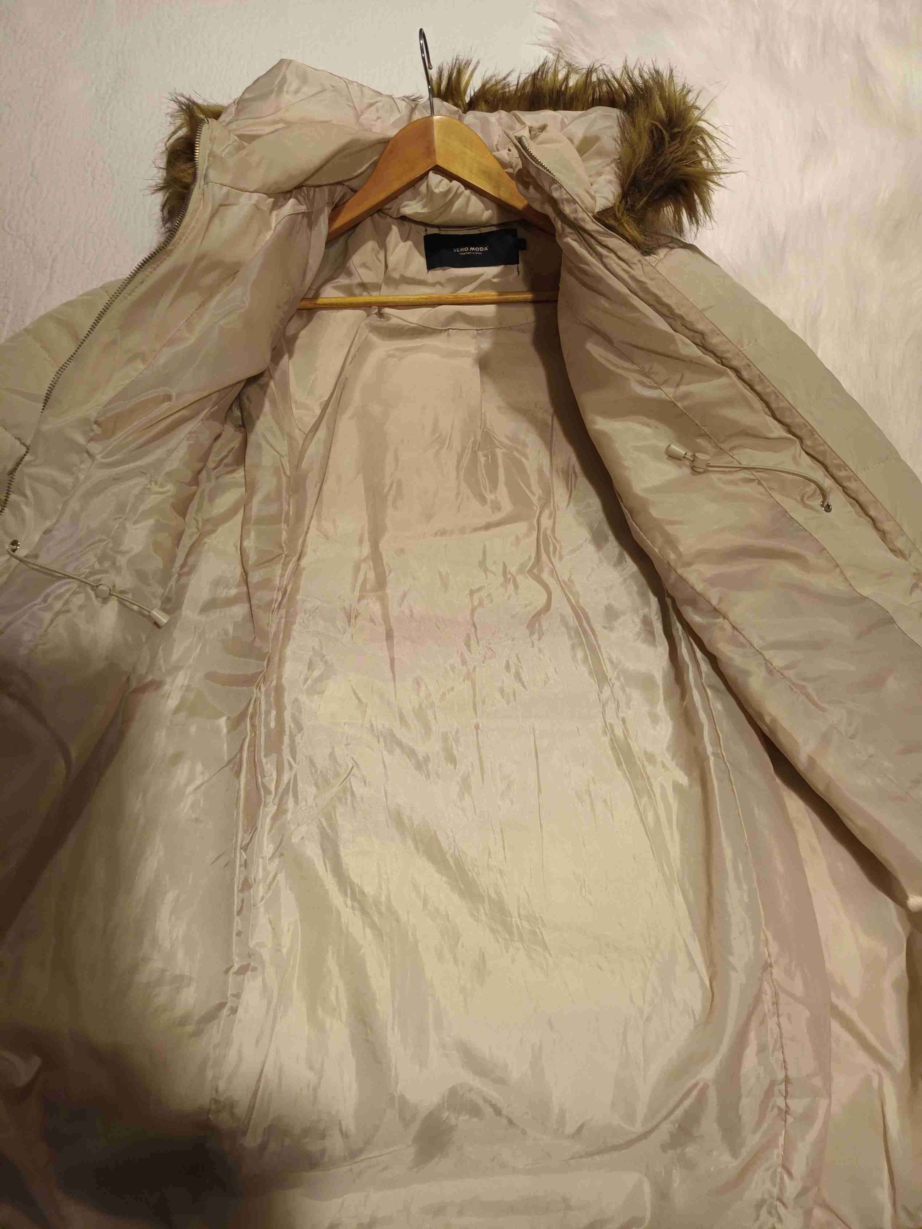 Chaquetón  beige con capucha de piel marca - miniatura 4
