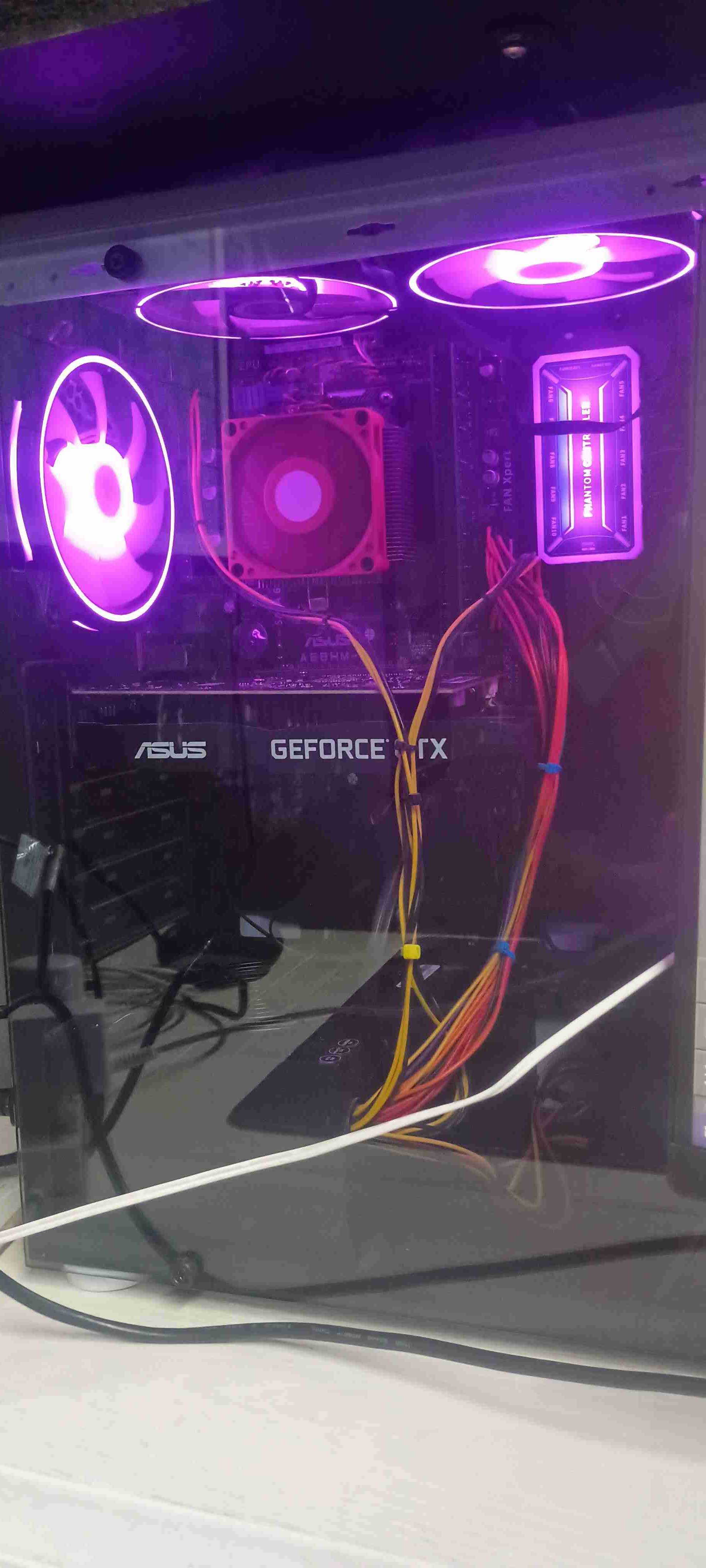 PC Gamer ASUS con RGB