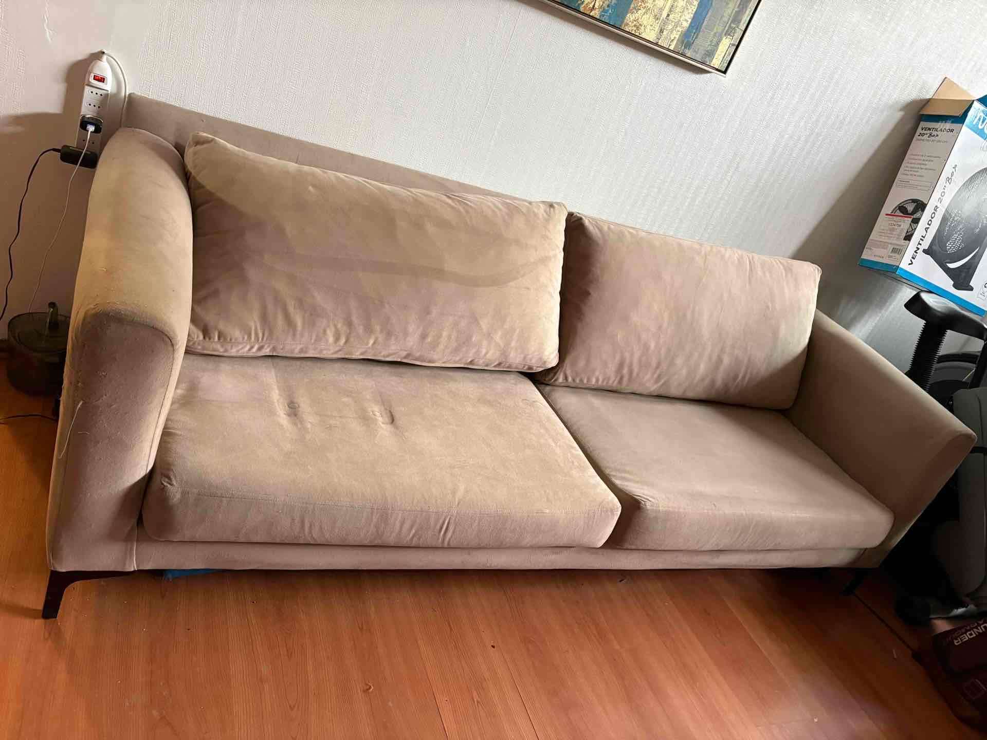 Sofá beige en buen estado - miniatura 3