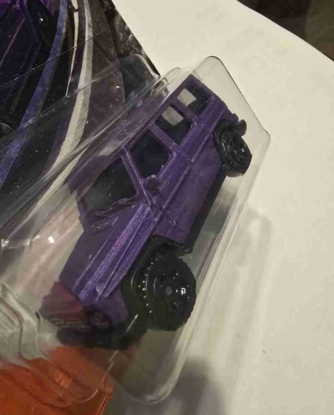 Auto Matchbox Mercedes Benz G550 Purpura 4x4 1:64 - miniatura 3