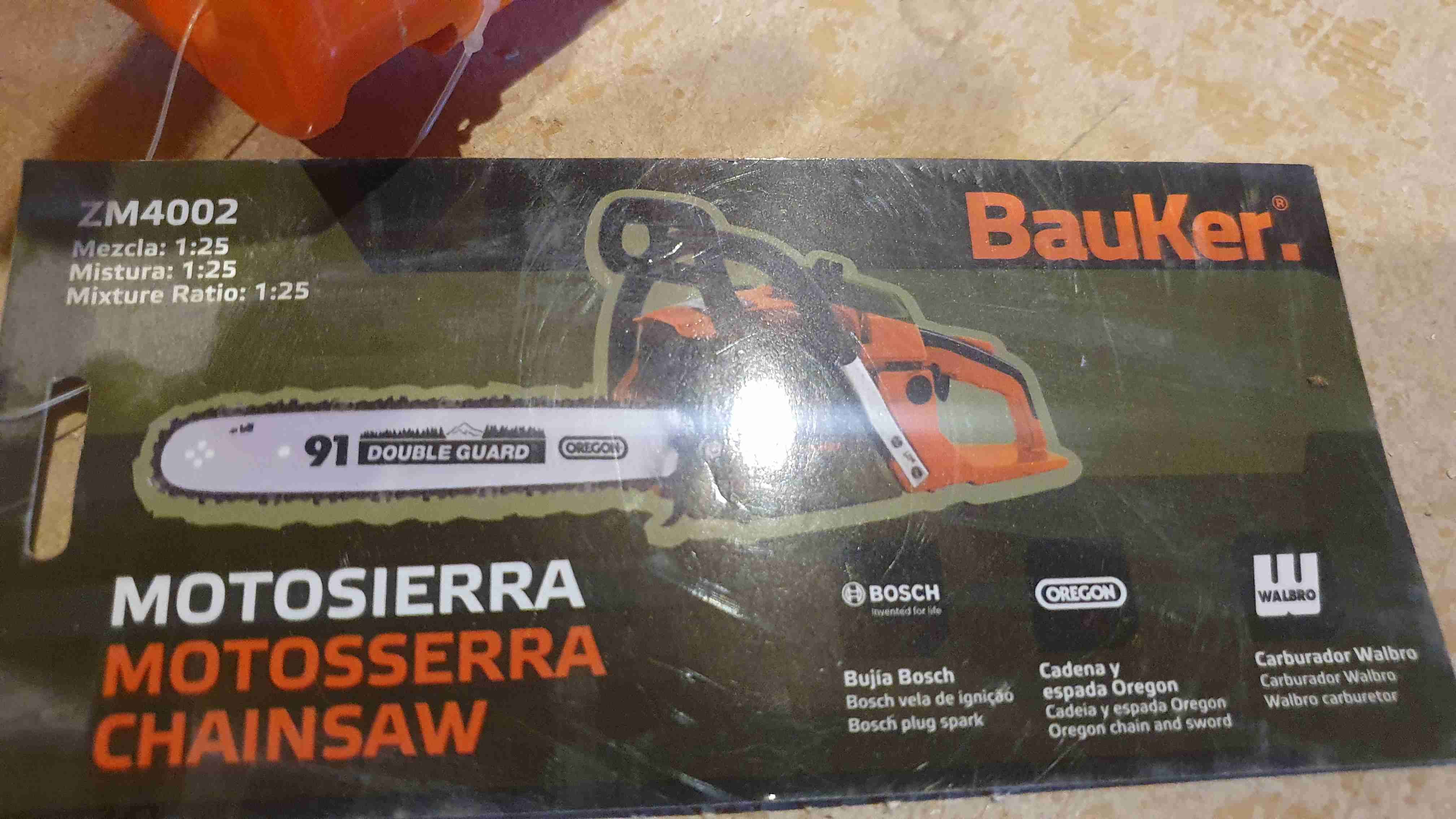 Motosierra Bauker ZM4002 naranja - miniatura 2