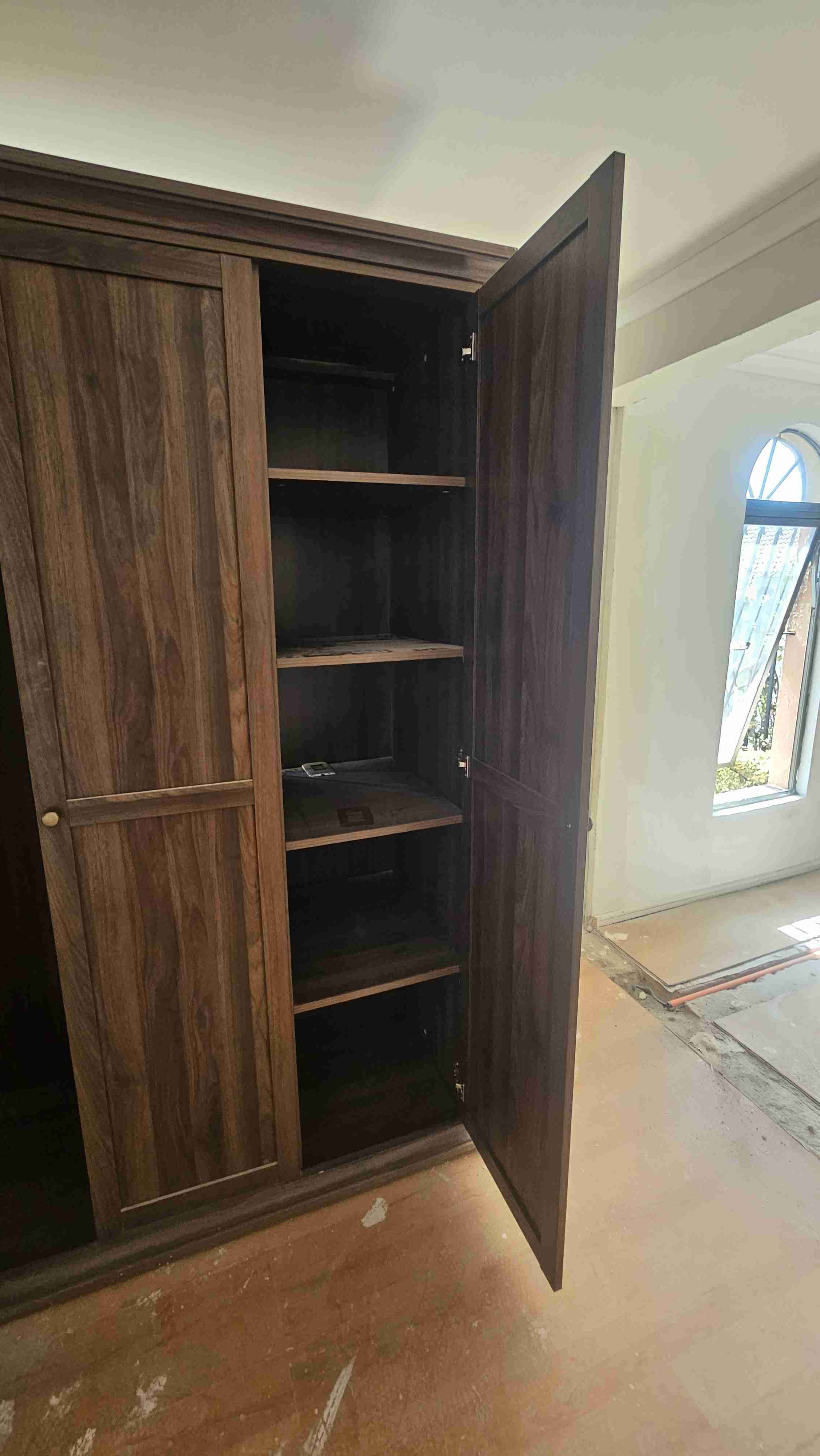 Armario de 4 cuerpos oscuro - miniatura 2