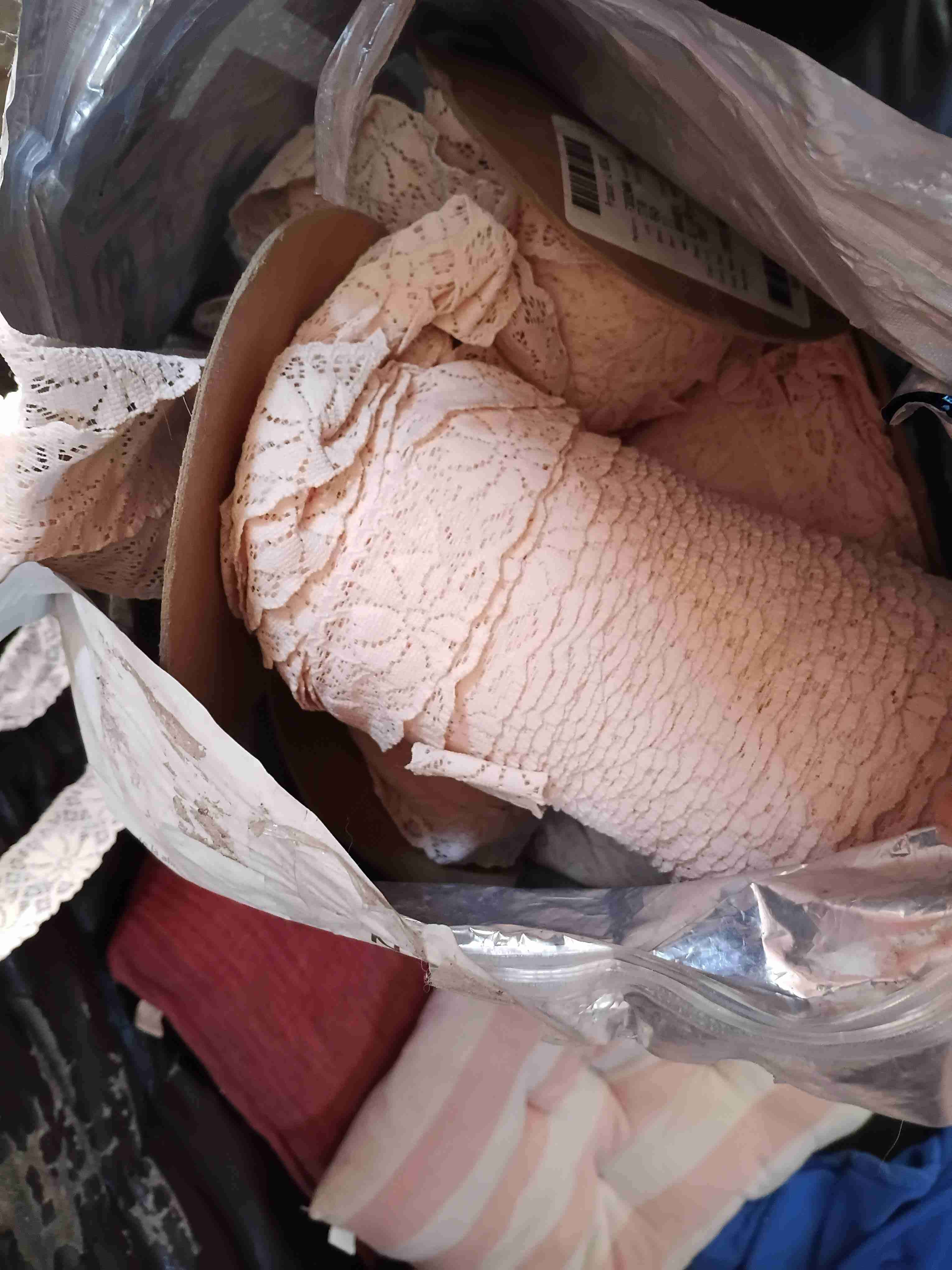 Encaje rosa para manualidades