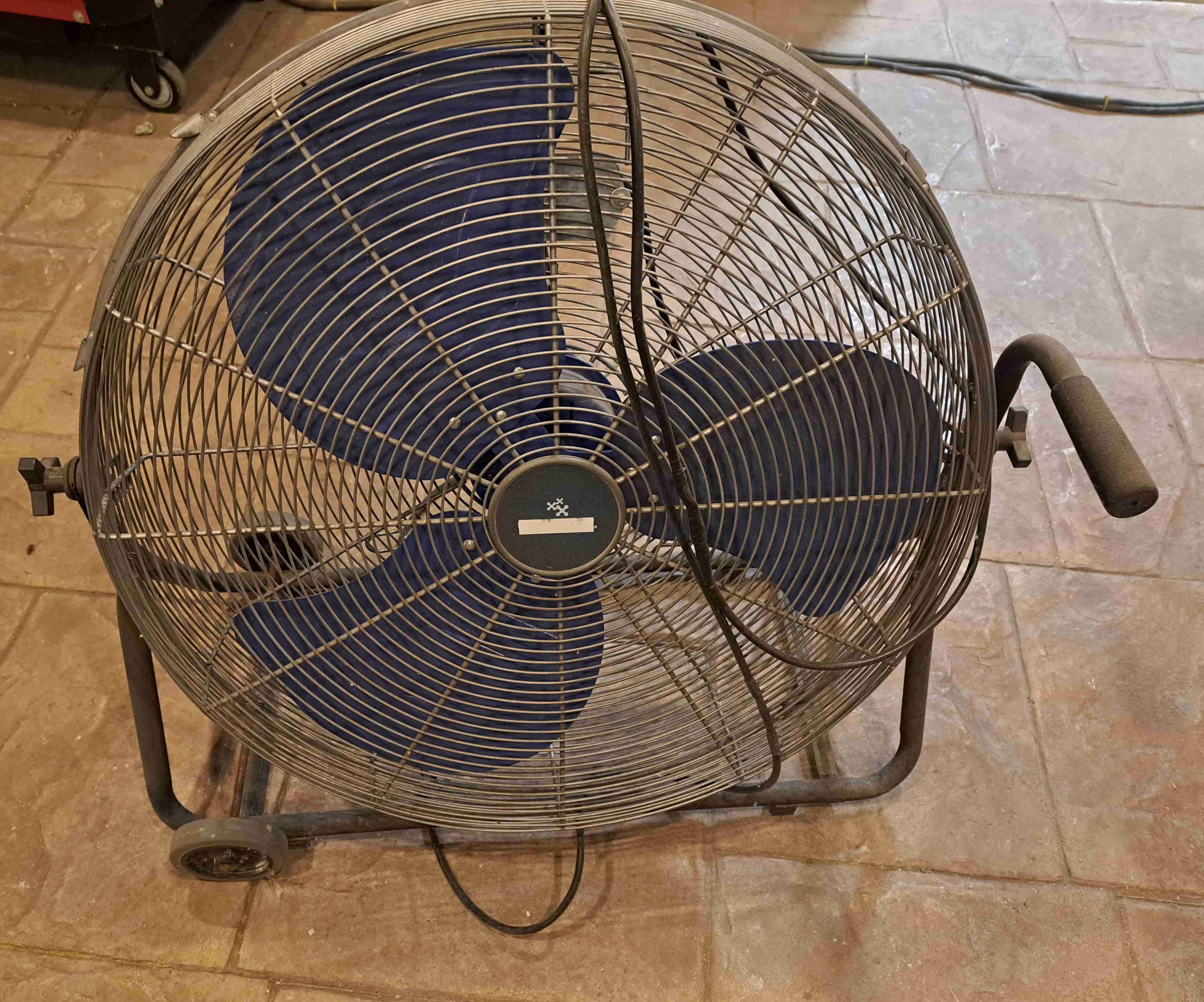 Ventilador industrial grande - miniatura 2