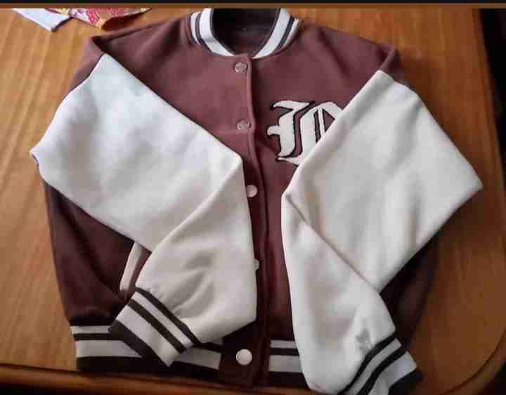 Poleron bicolor marrón y blanco - miniatura 2