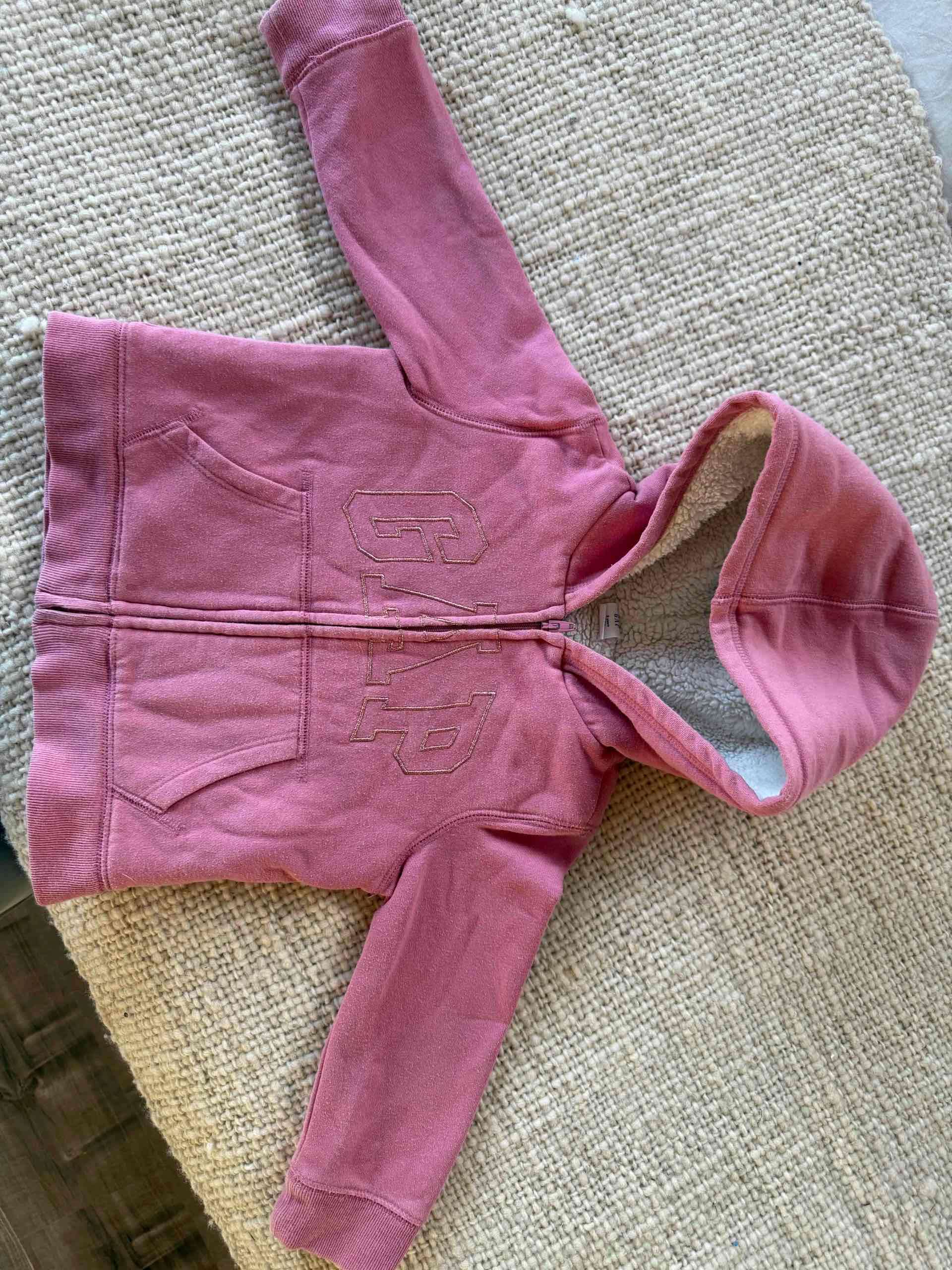 Polerón rosa para niña