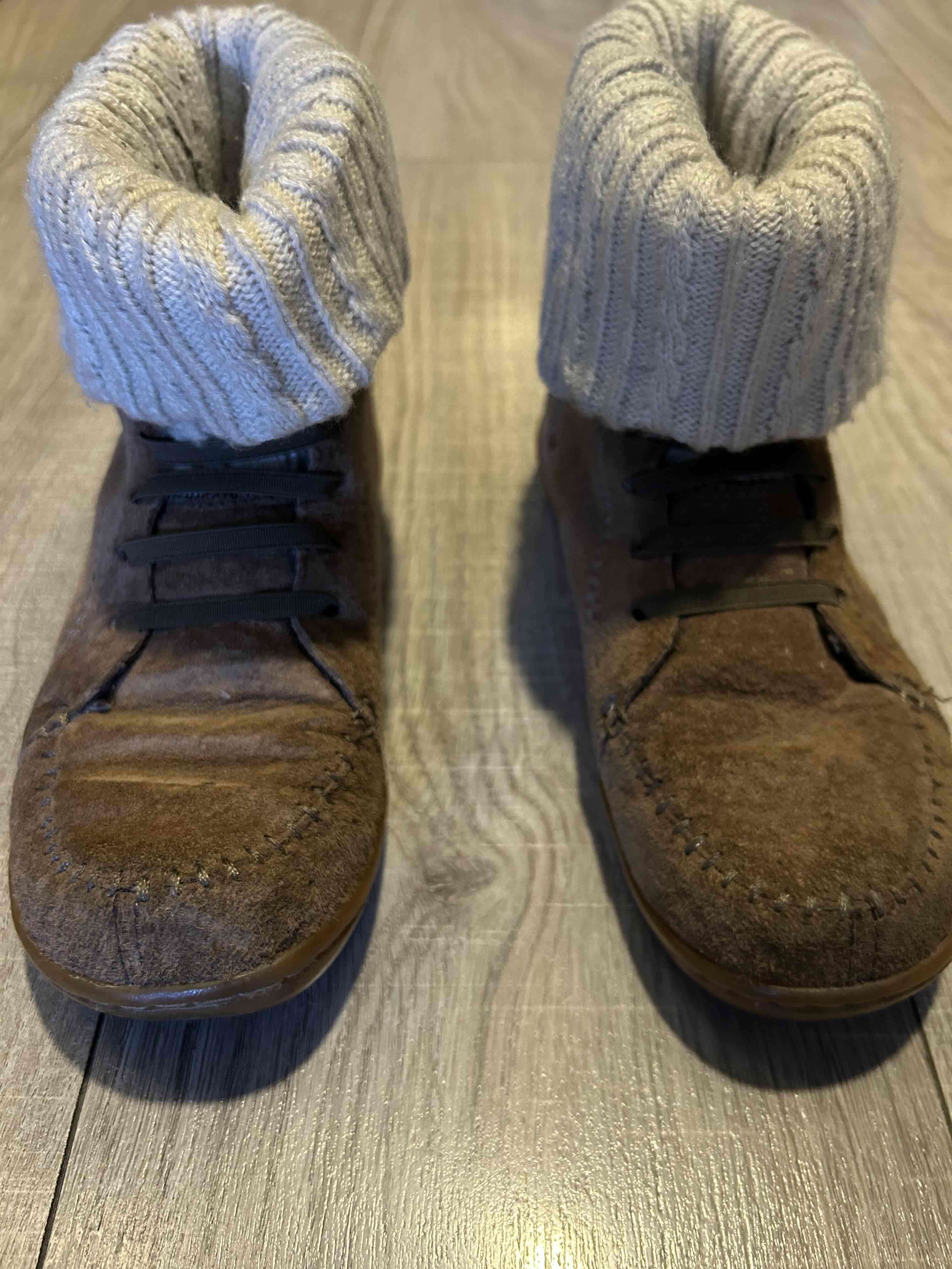Botas de gamuza con puño tejido