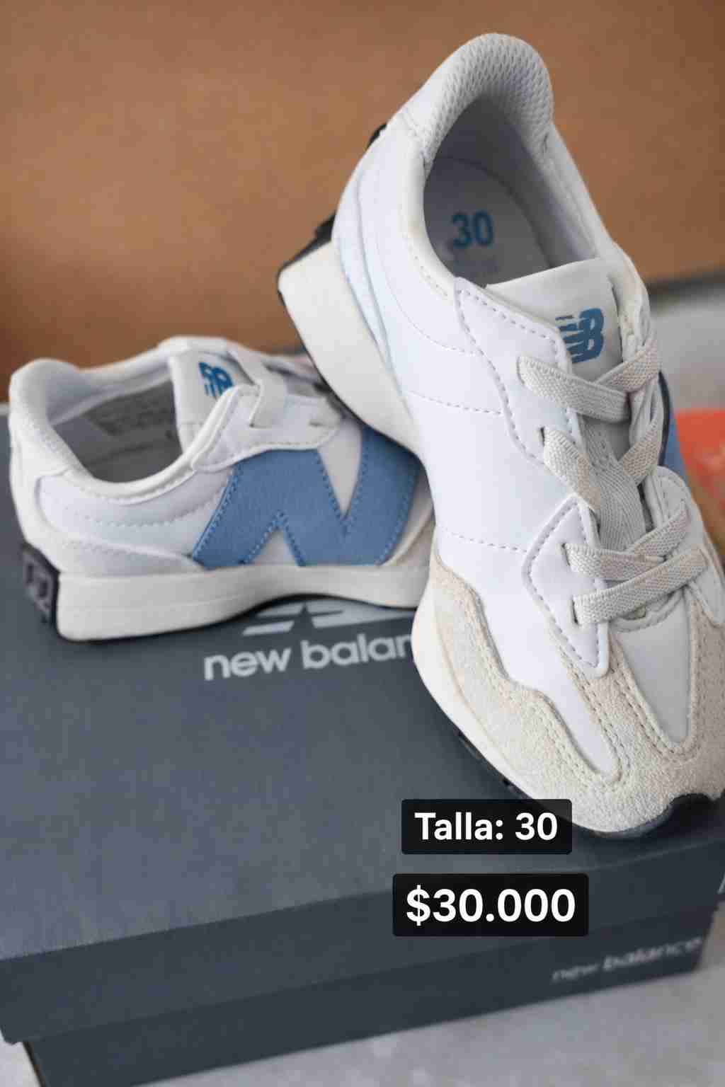 Zapatillas New Balance blancas 30