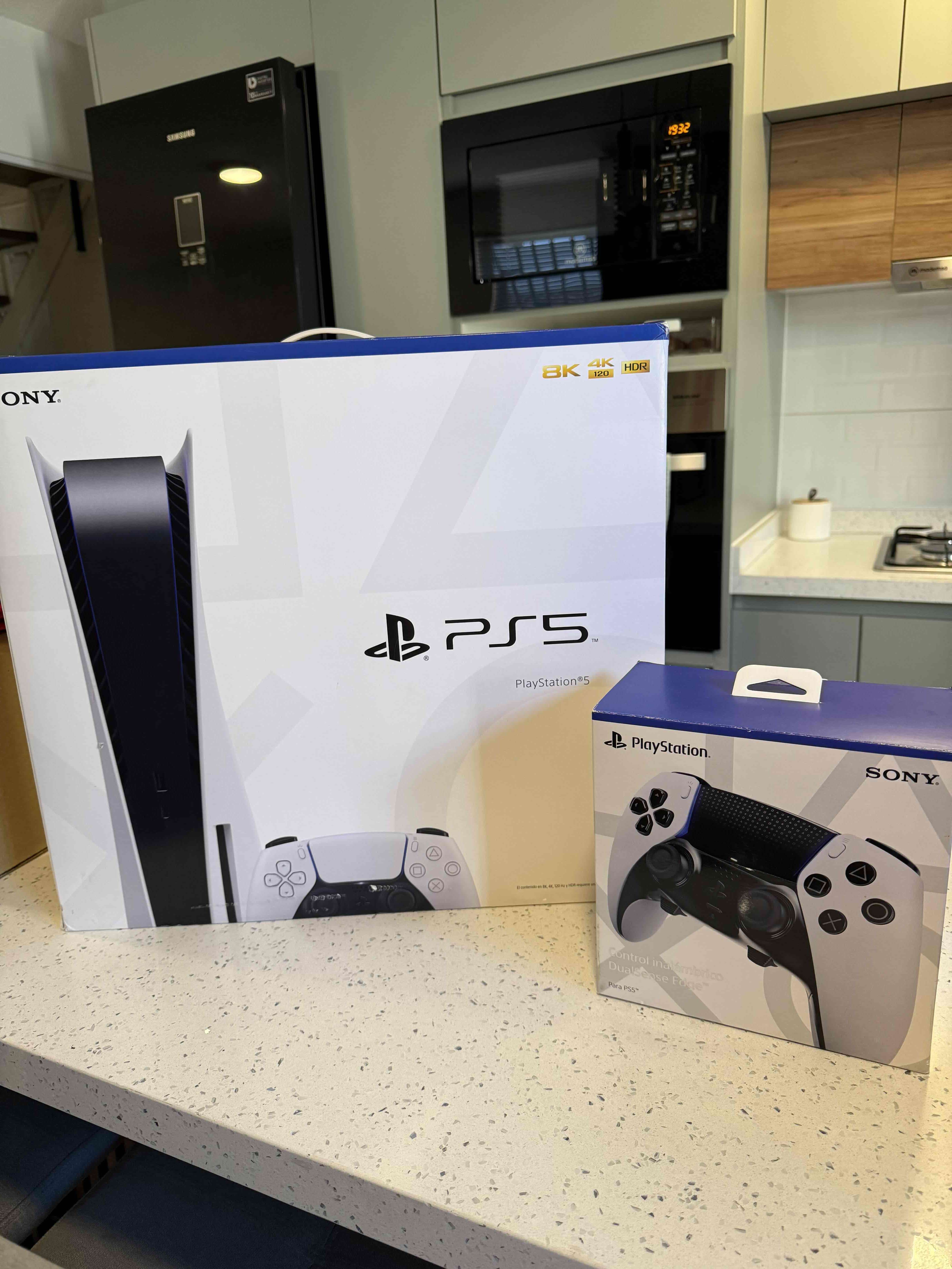 PlayStation 5 Versión Disco + DualSense Edge