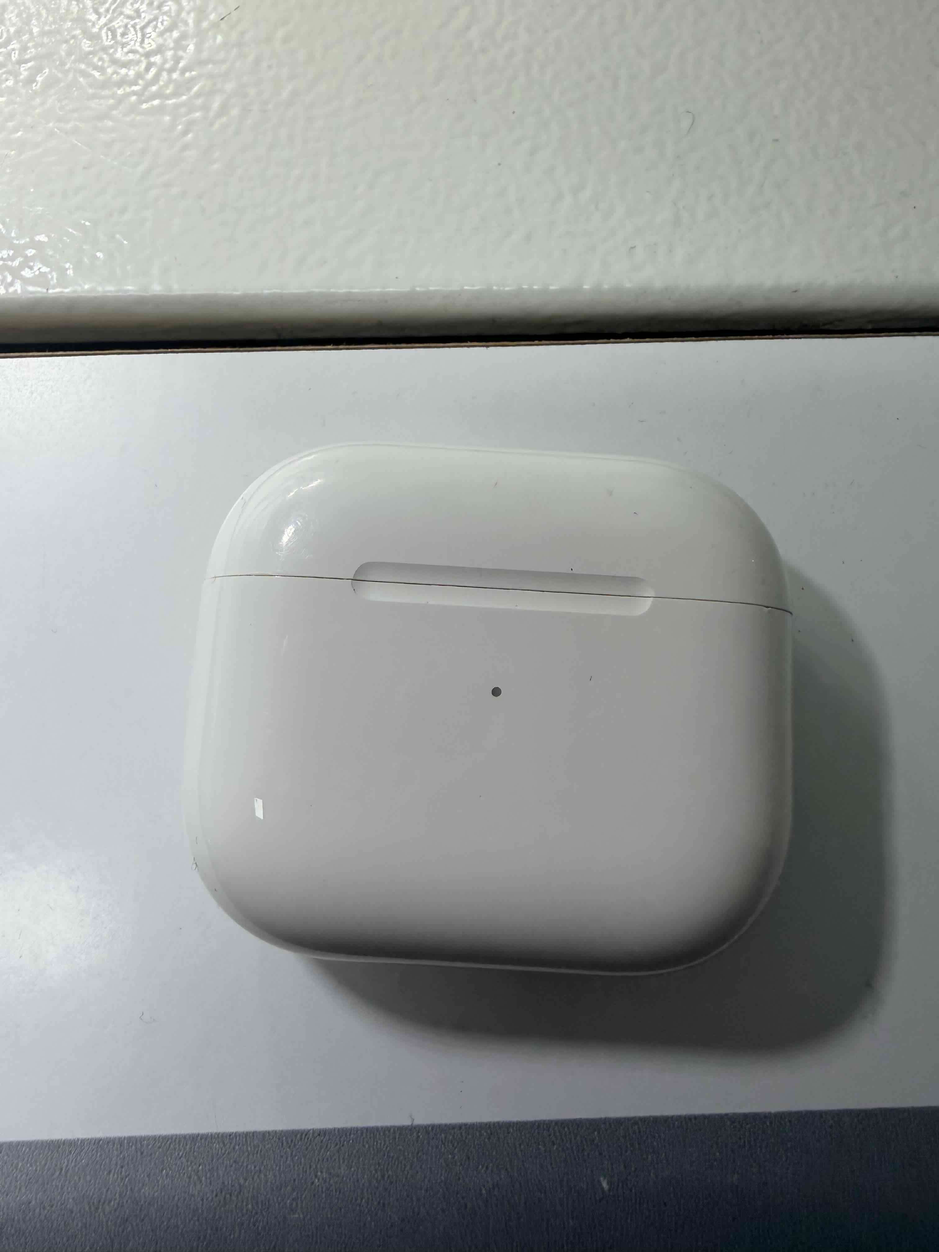 AirPods 3ra generación original - miniatura 2