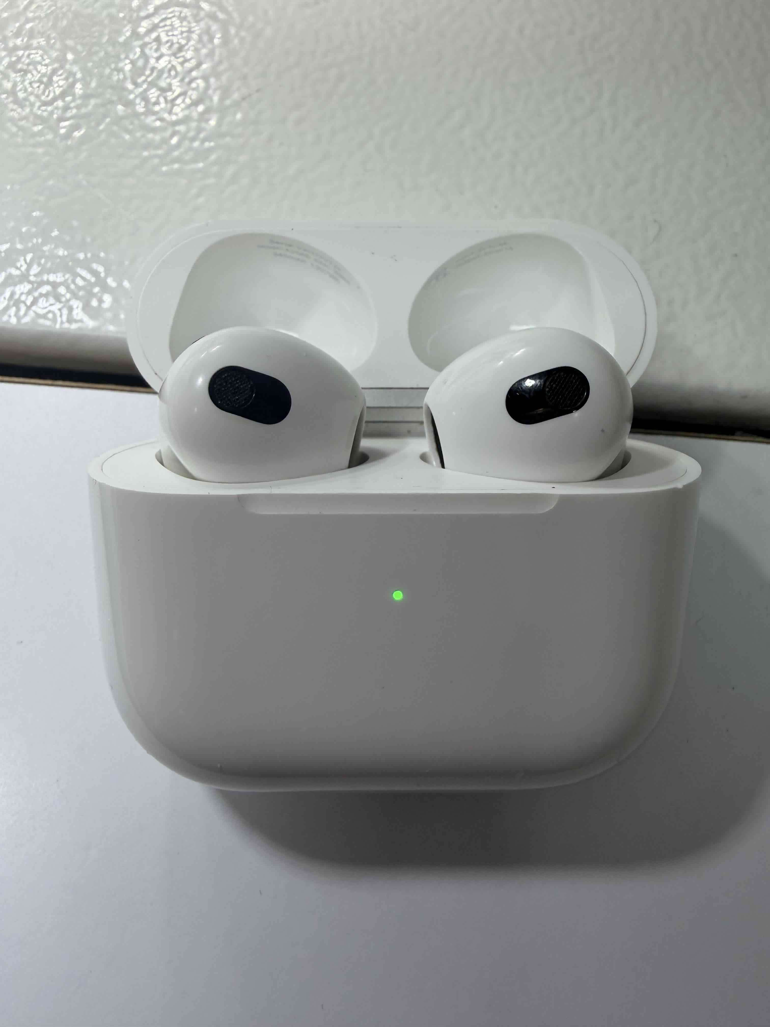 AirPods 3ra generación original - miniatura 3