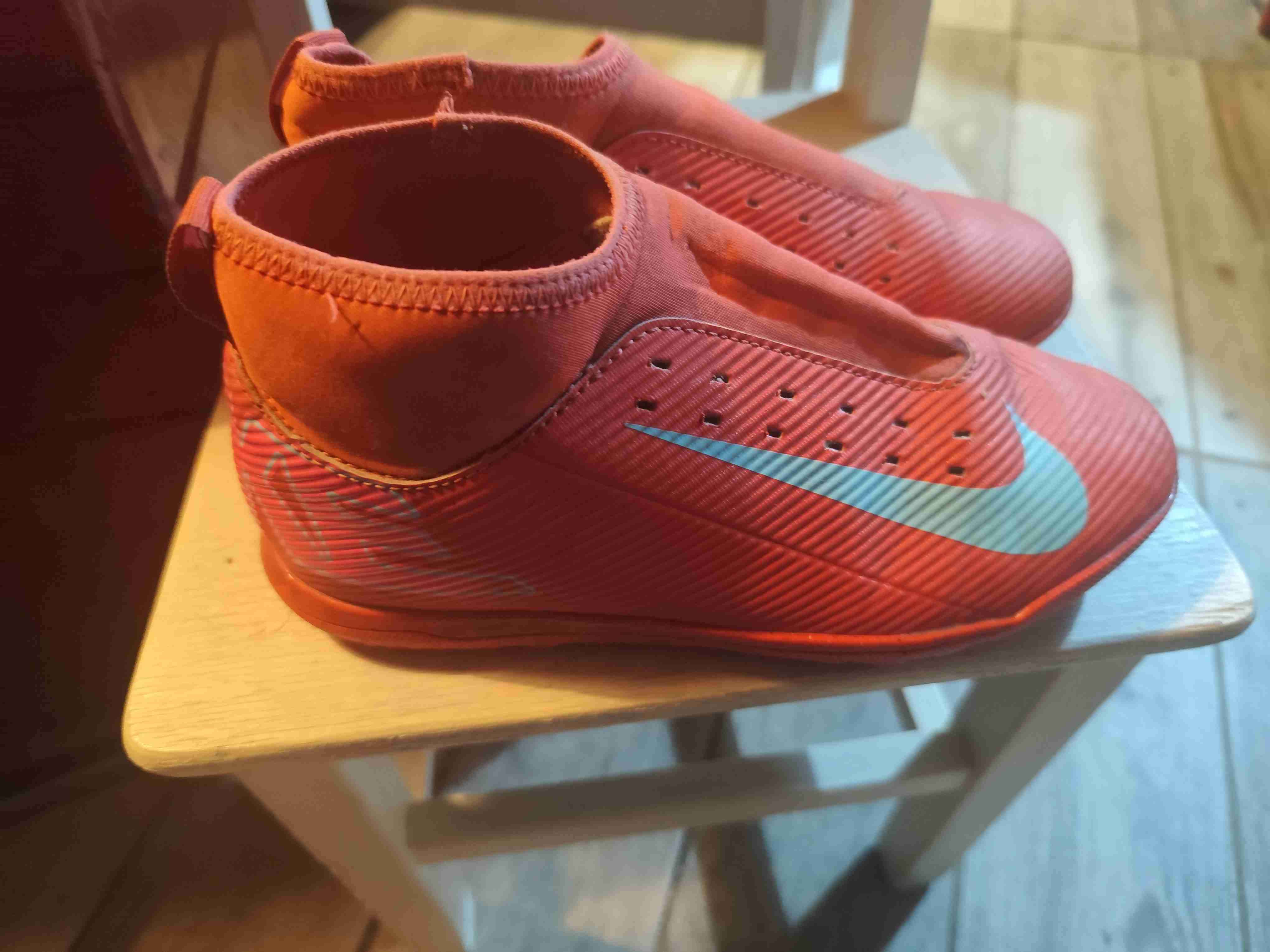 Botines de fútbol rojos Nike - miniatura 4