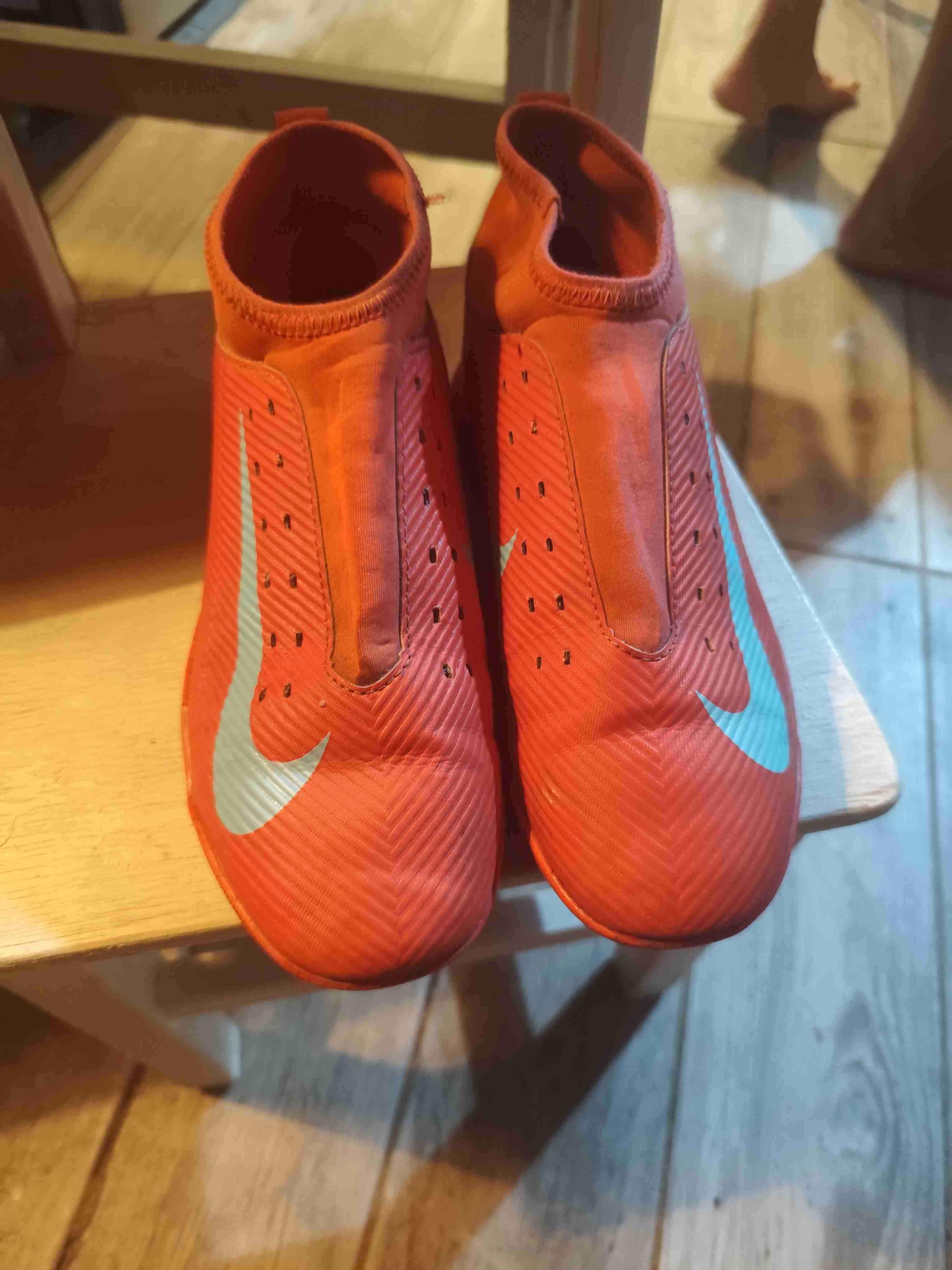 Botines de fútbol rojos Nike - miniatura 6