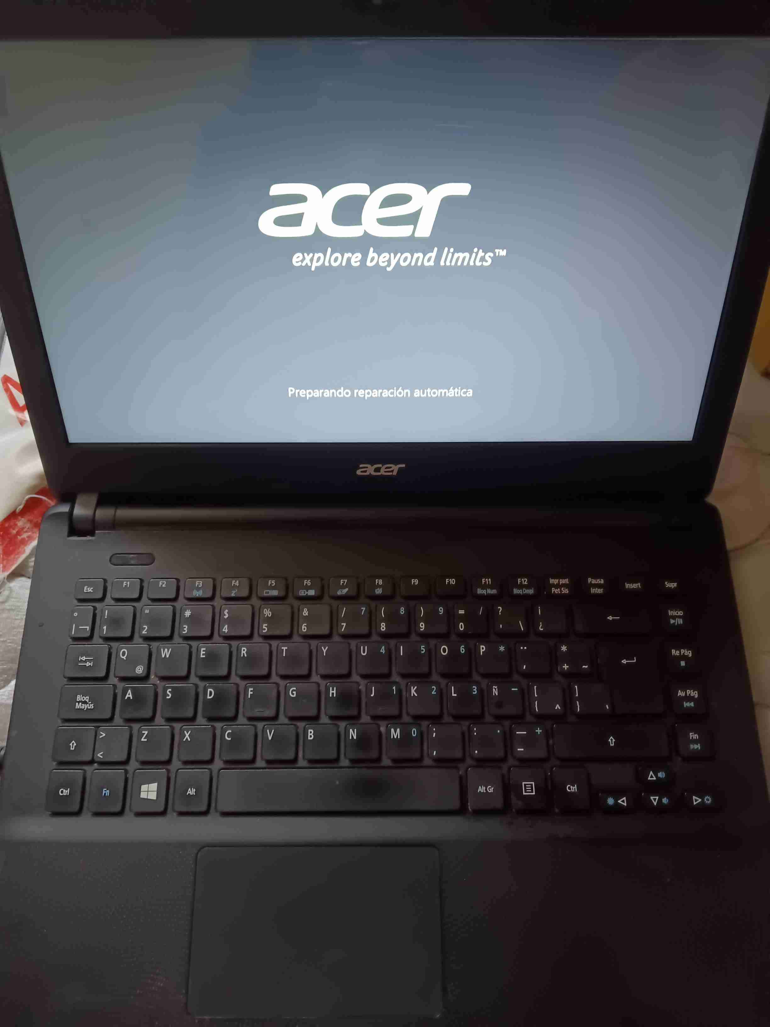 Laptop Acer usada - miniatura 3