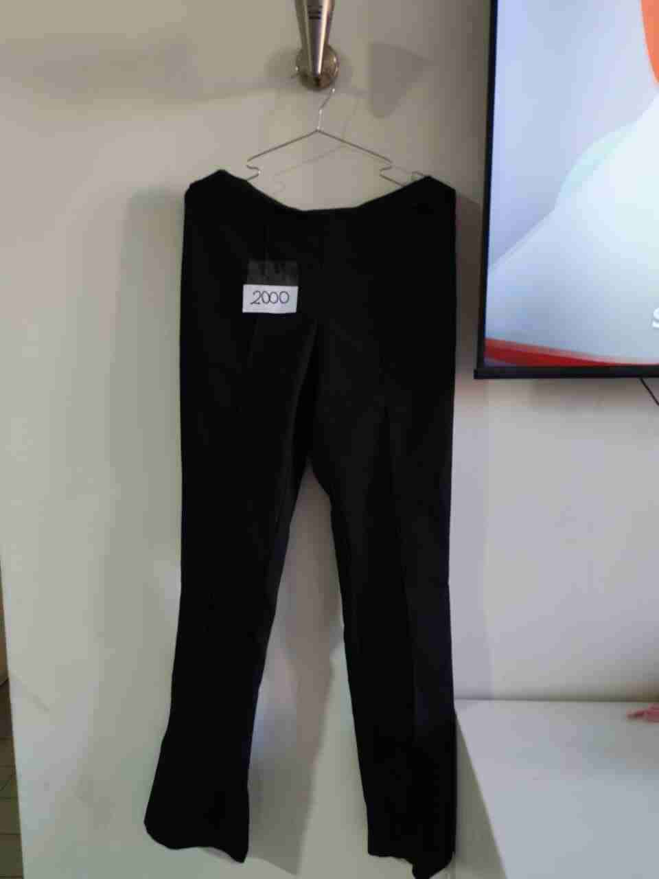 Falda negra básica - miniatura 3