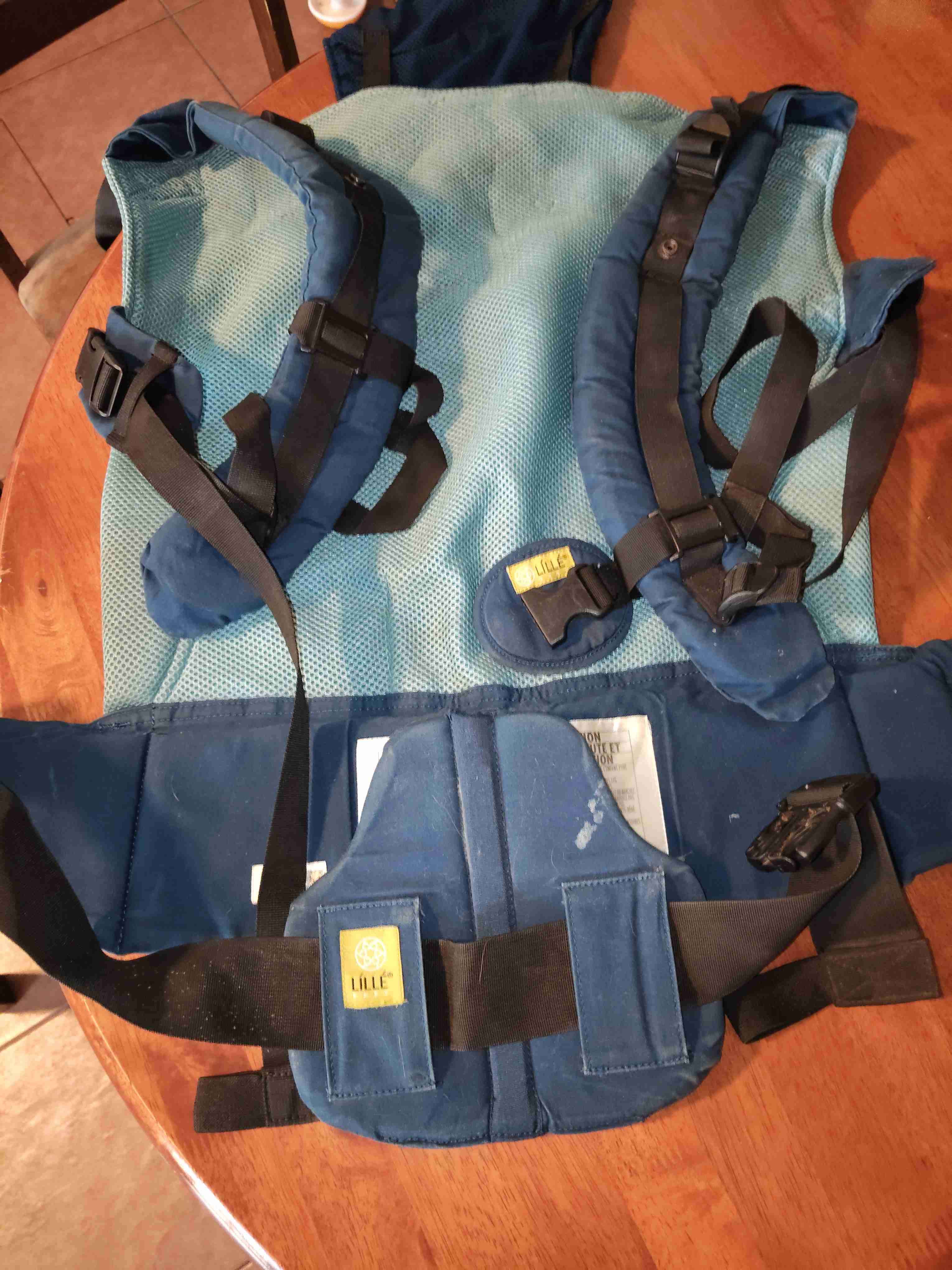 Mochila portabebé azul