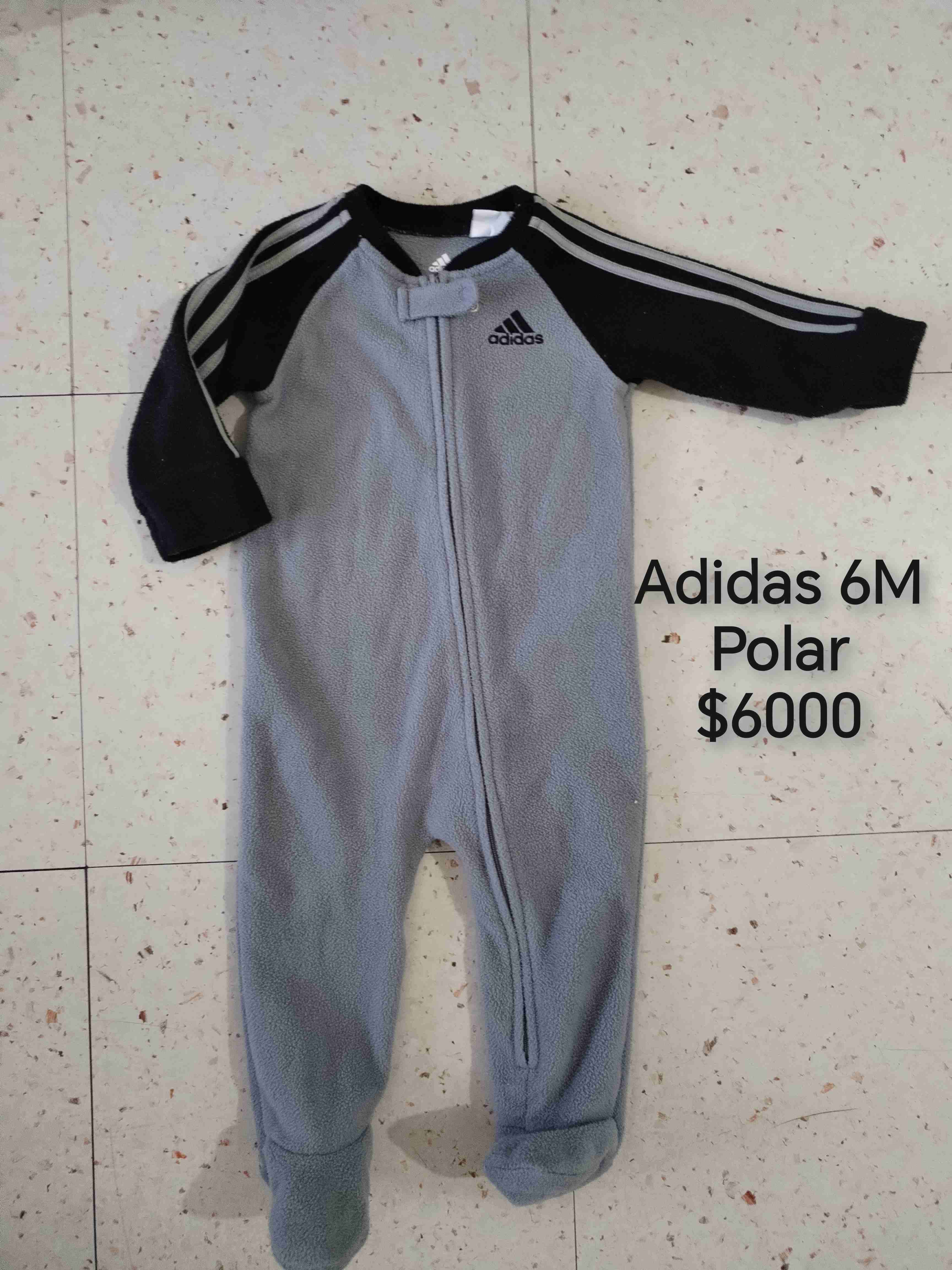 Pijama polar Adidas bebé 6M