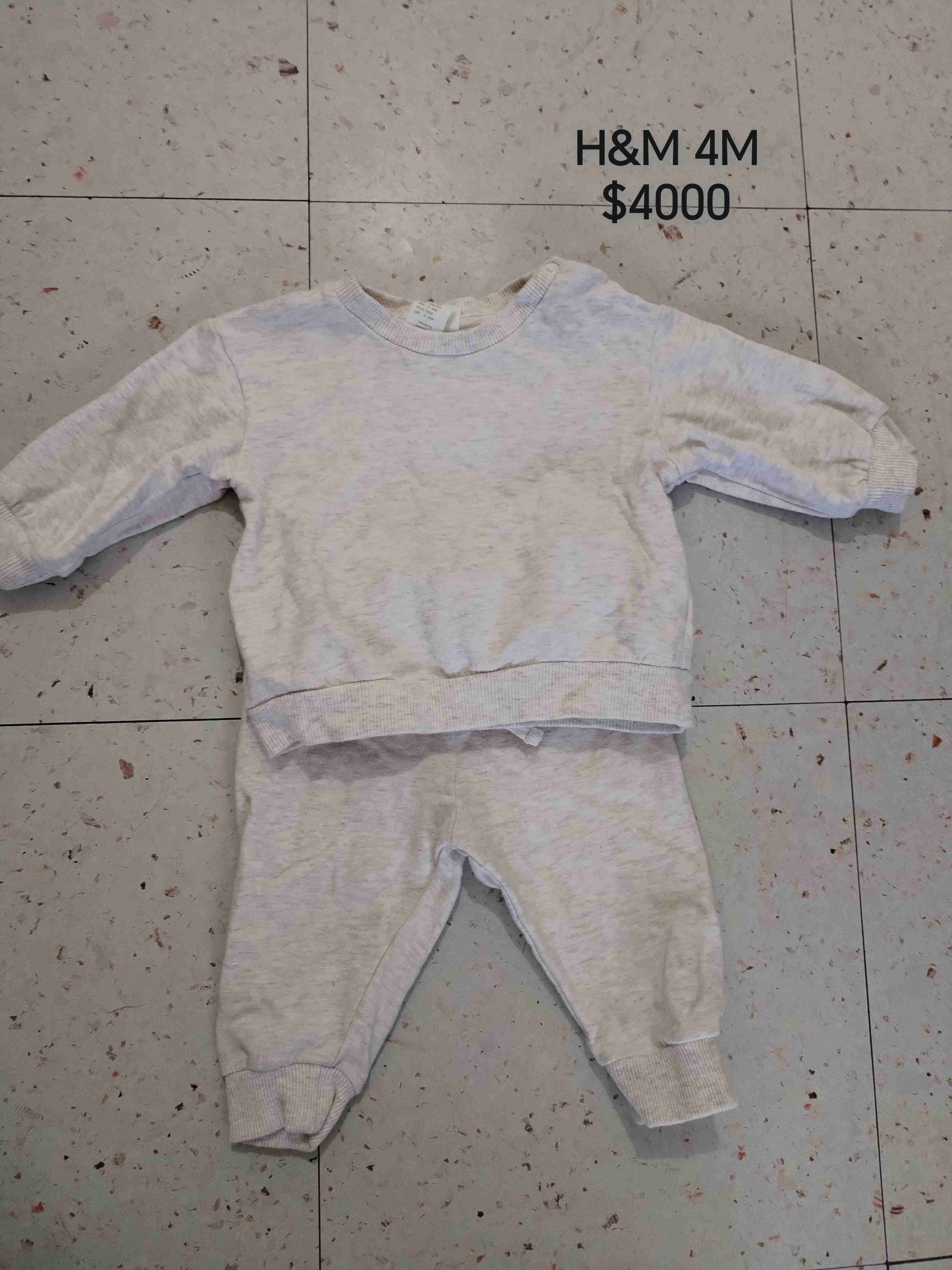 Conjuntos de bebé H&M cada uno 4000 - miniatura 2