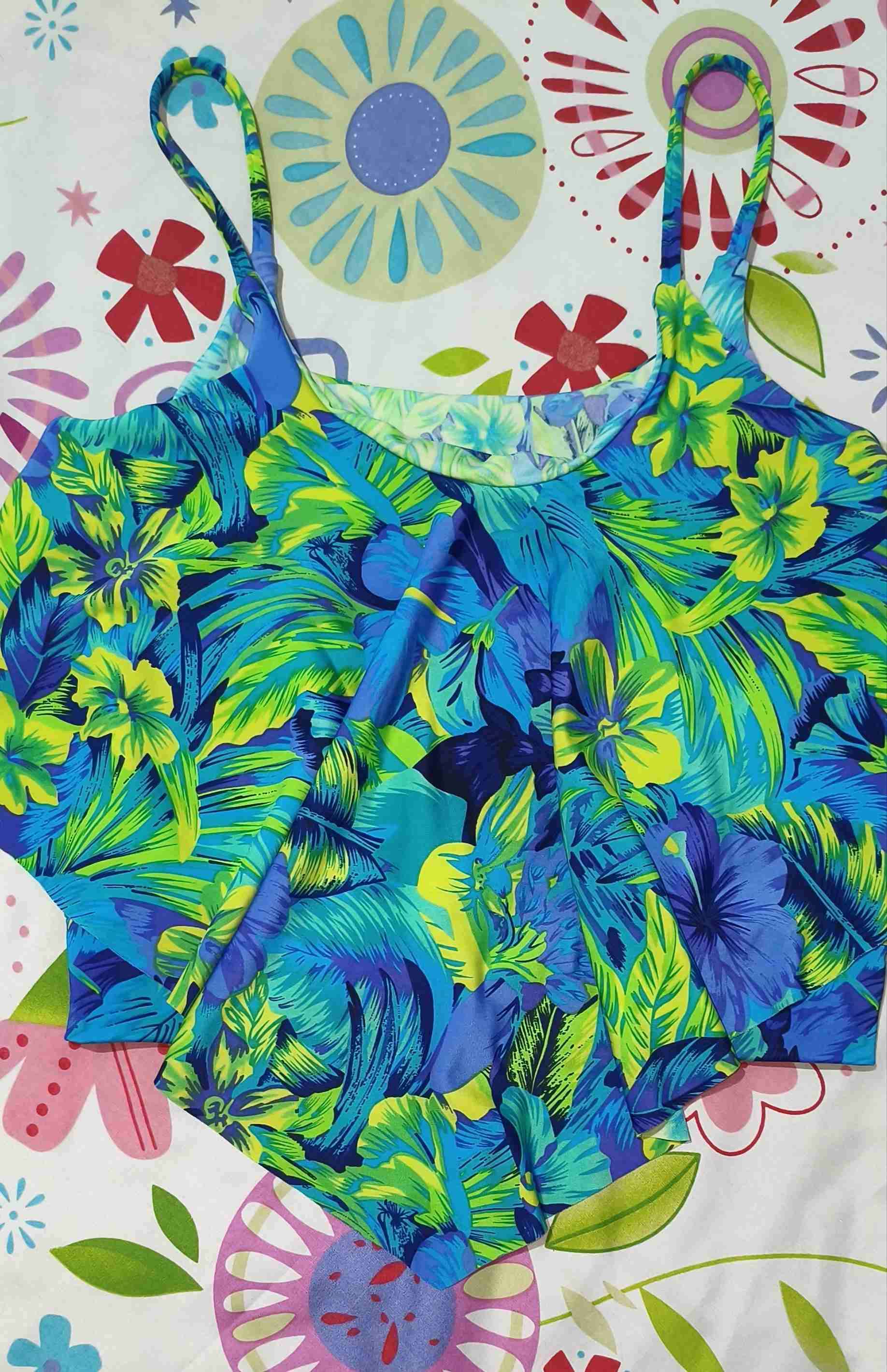 Blusa floral sin mangas licra