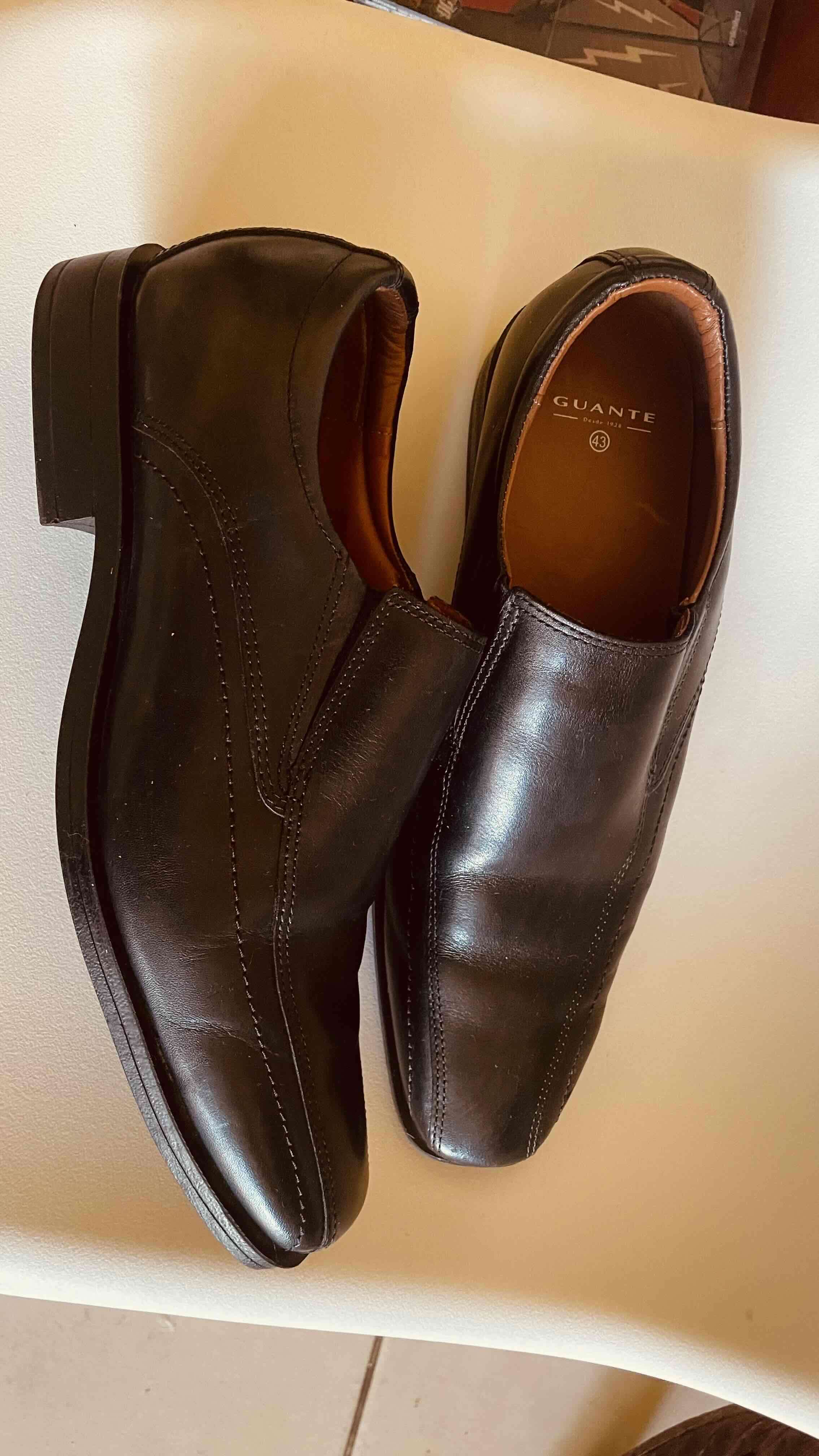 Zapatos formales negros Guante