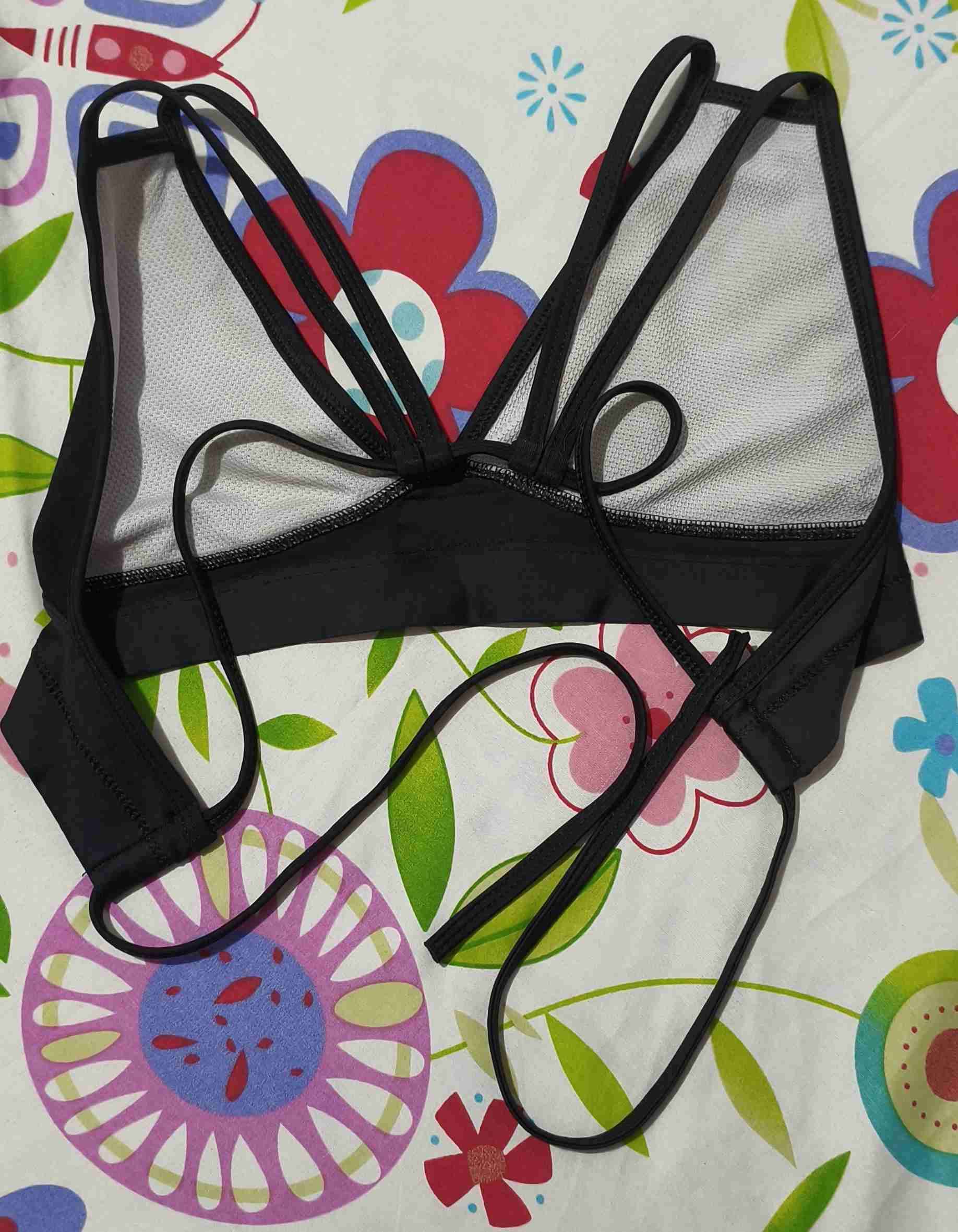 Top de bikini negro