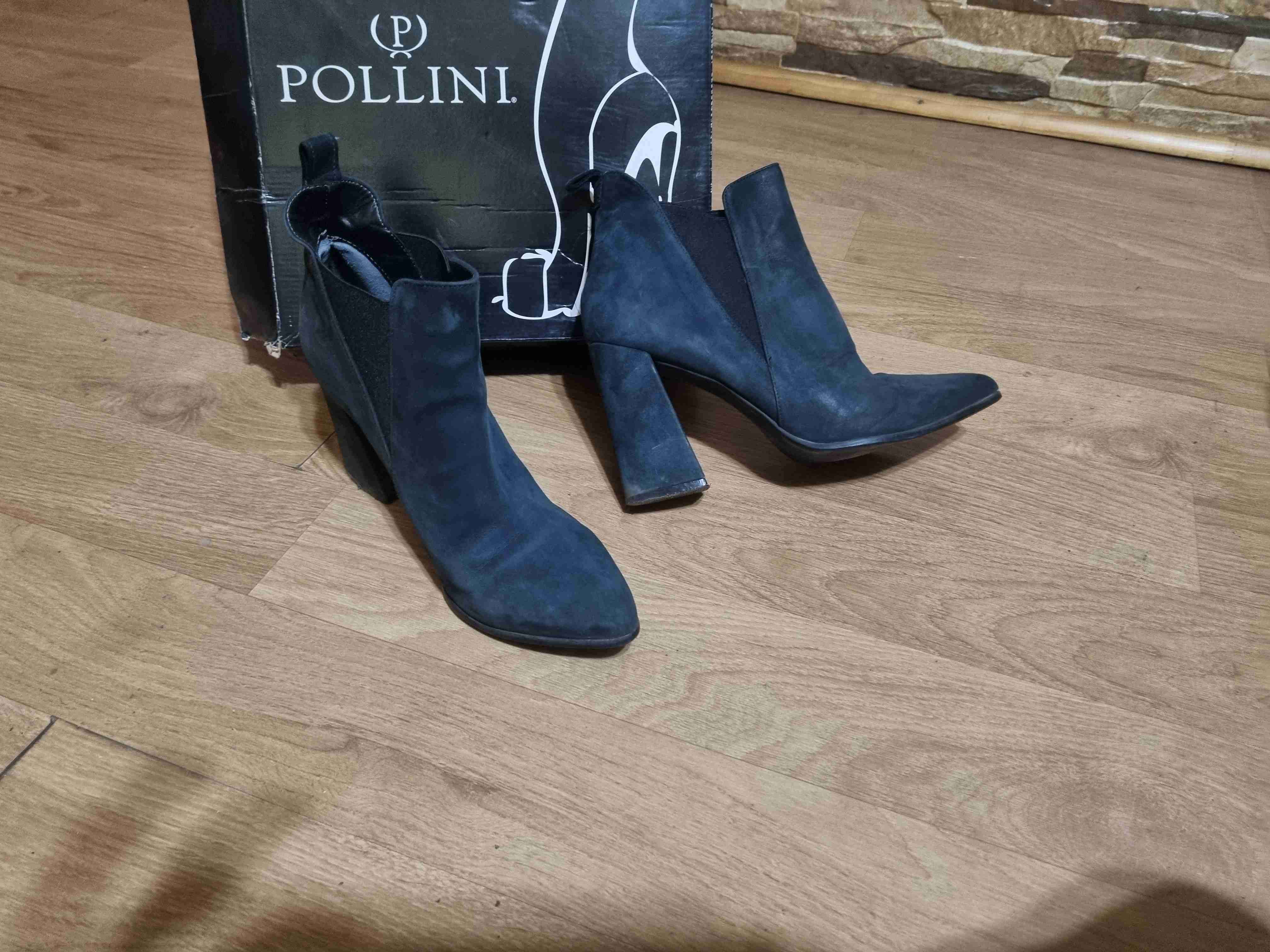 Botines de gamuza negros Pollini