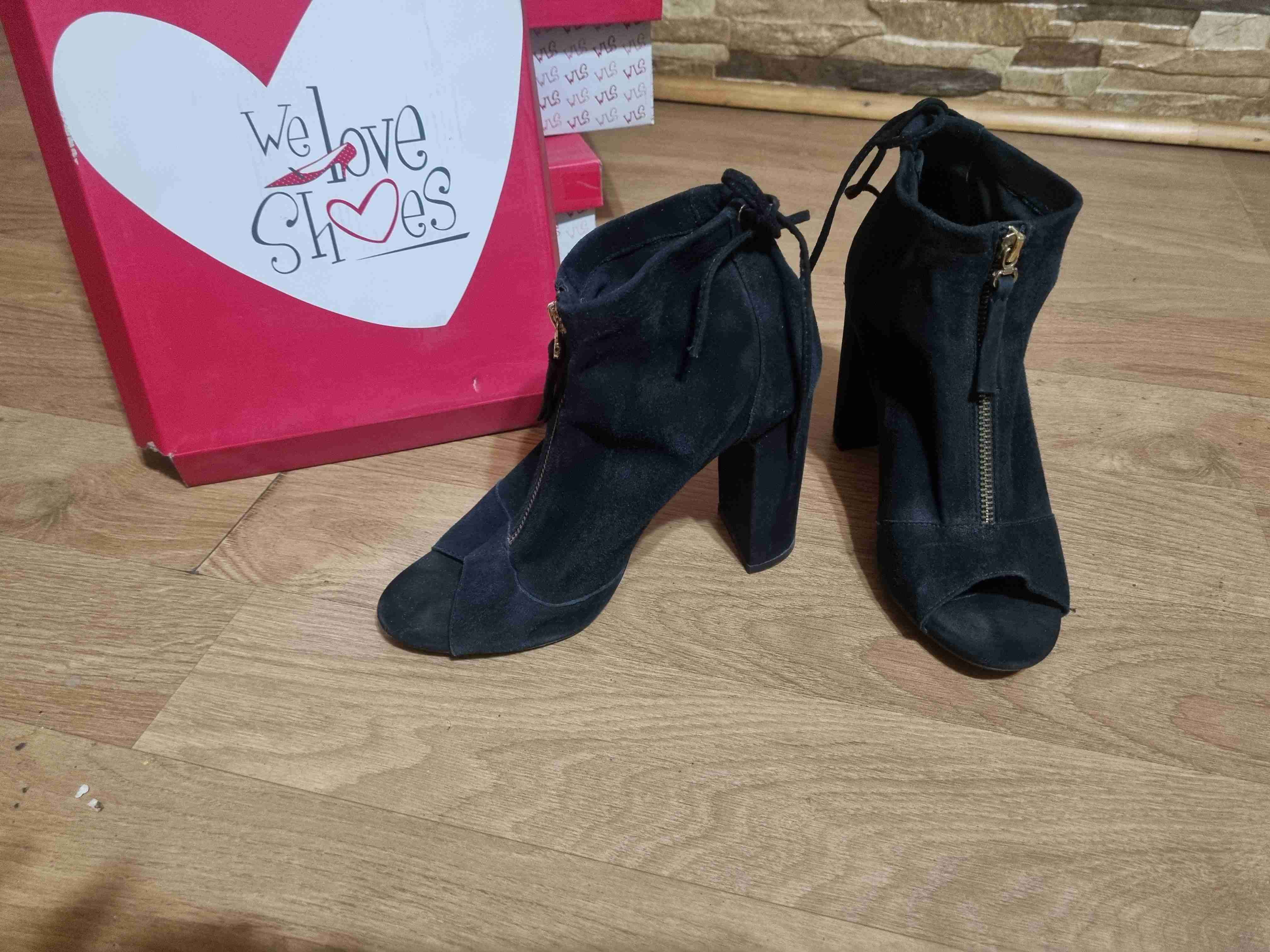 Botines negros altos sin punta - miniatura 2