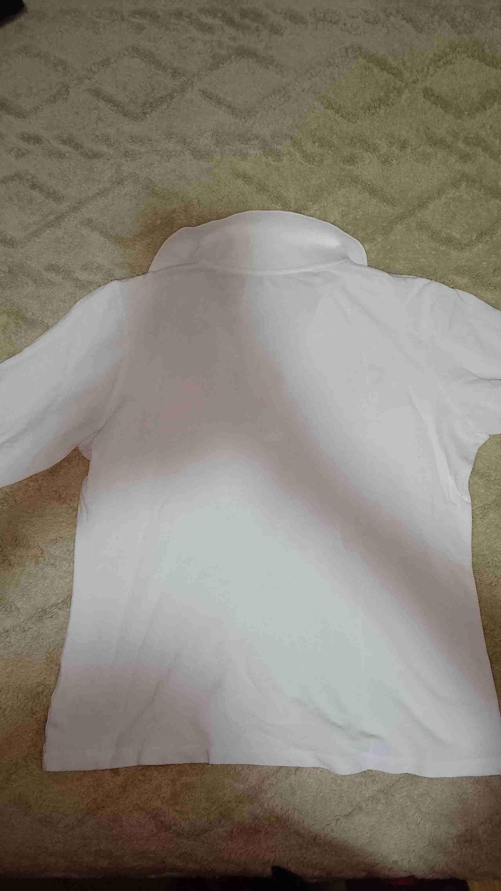 Polera blanca con estampado de corazones - miniatura 2