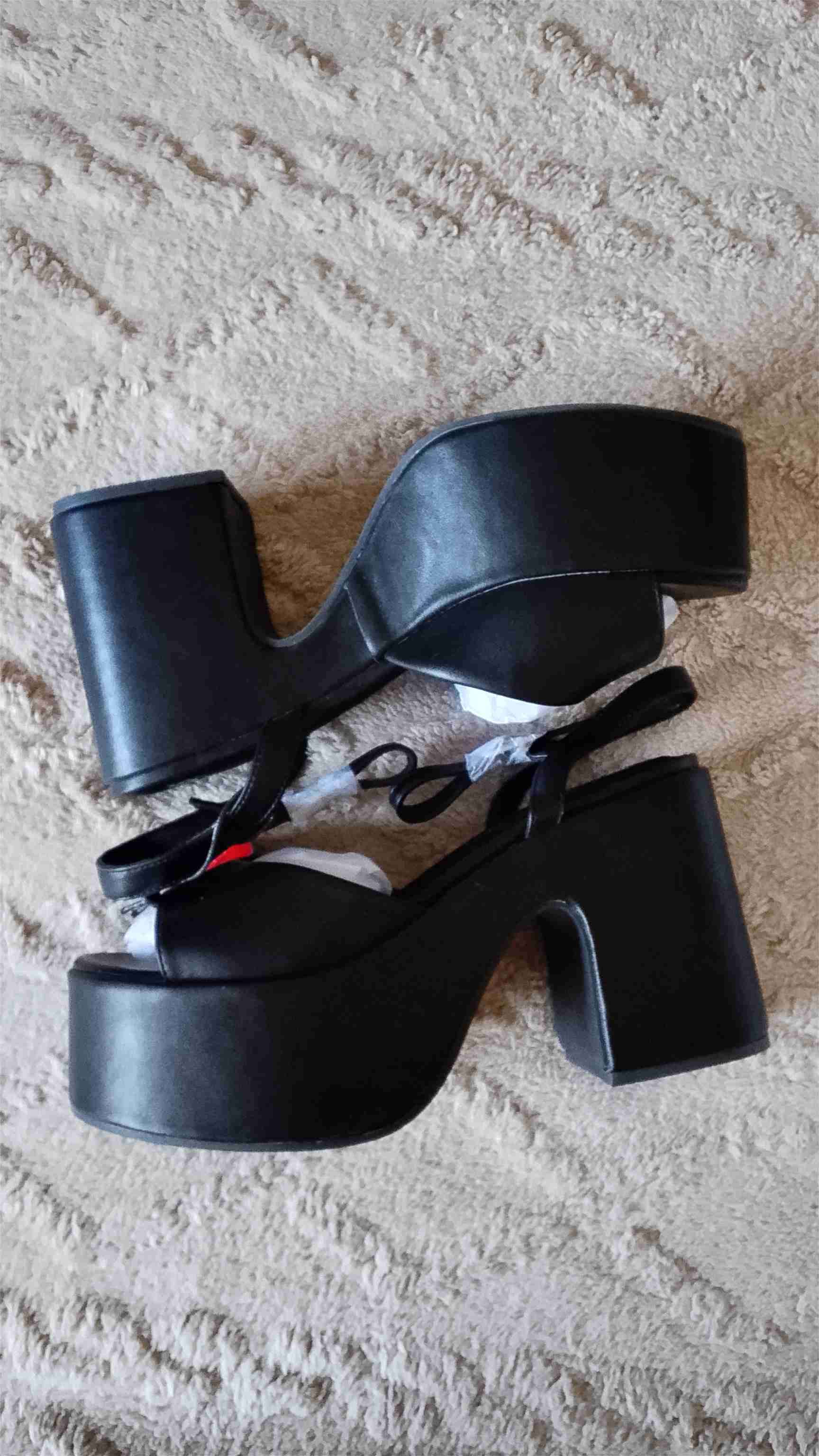 Sandalias negras de cuero - miniatura 2