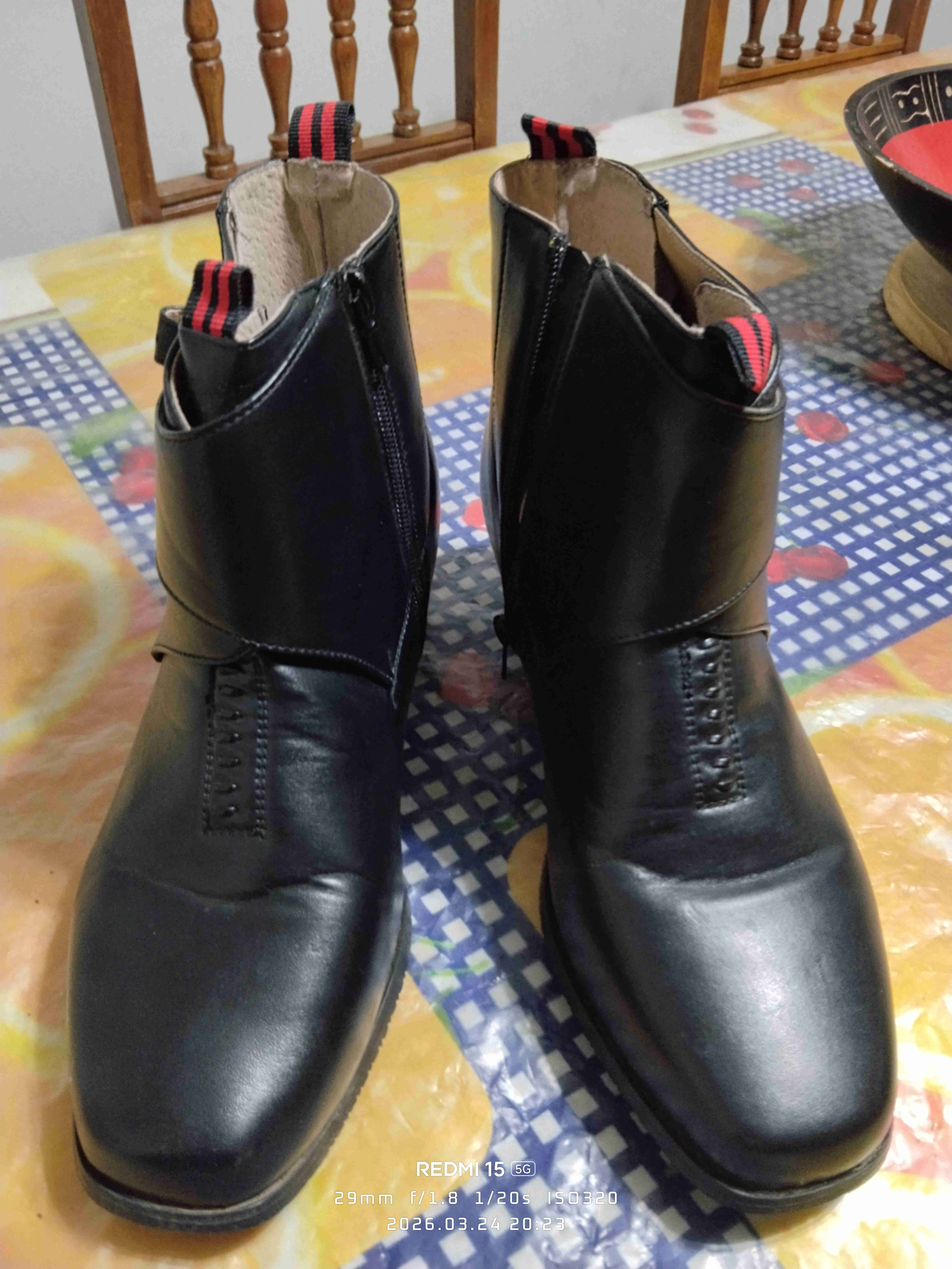 Botines de cuero negros
