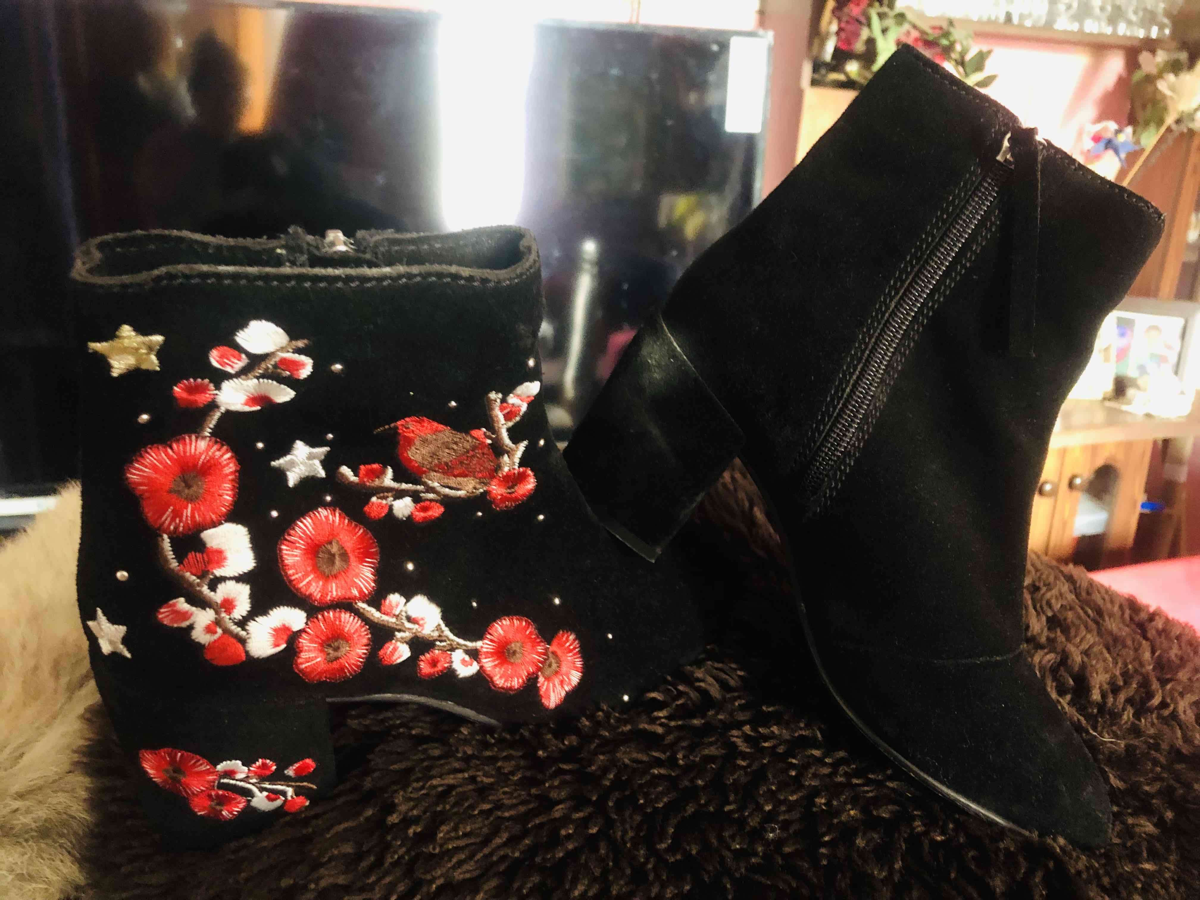 Botines bordados negro con flores - miniatura 2