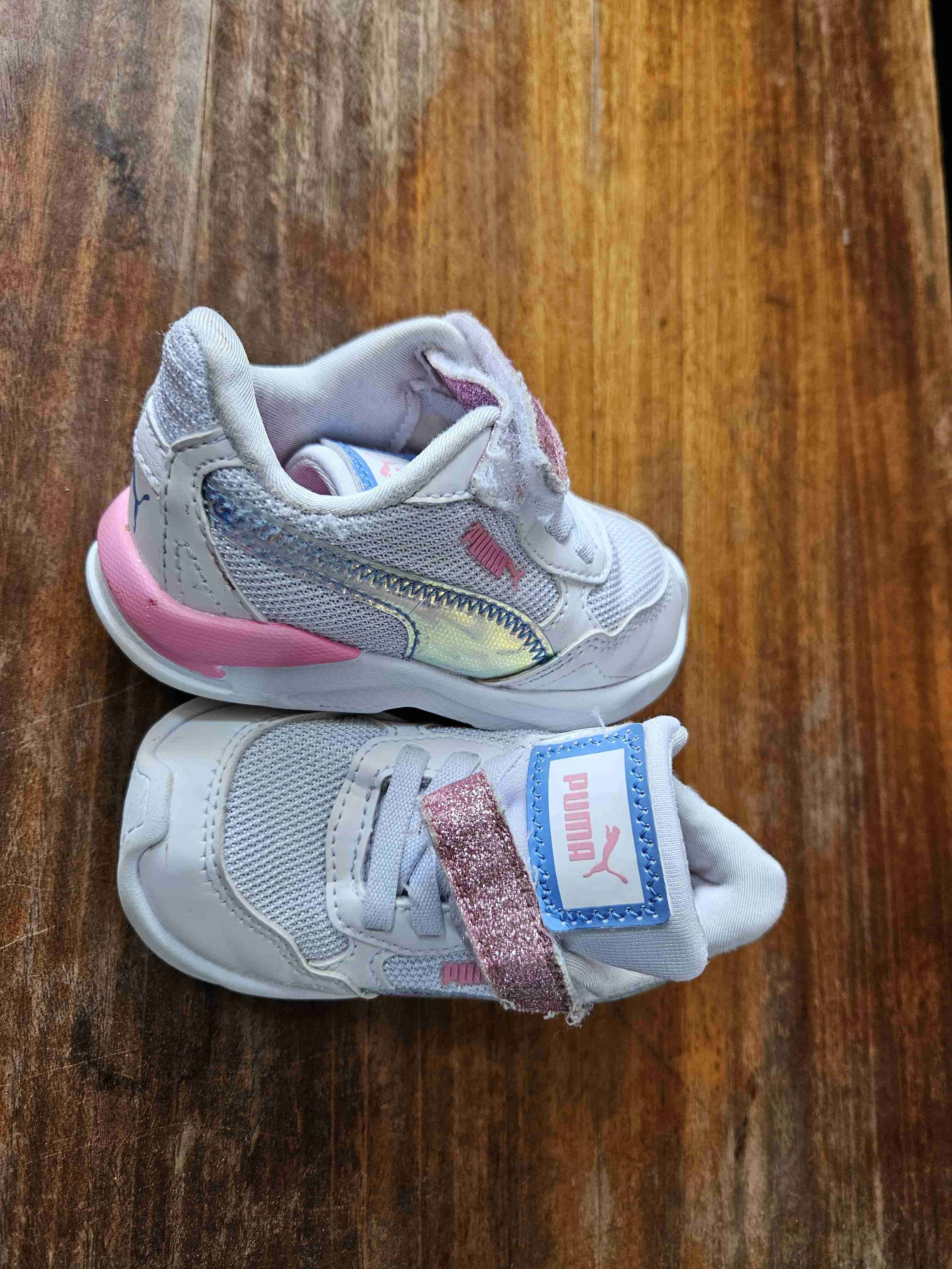 Zapatillas infantiles rosas Puma
