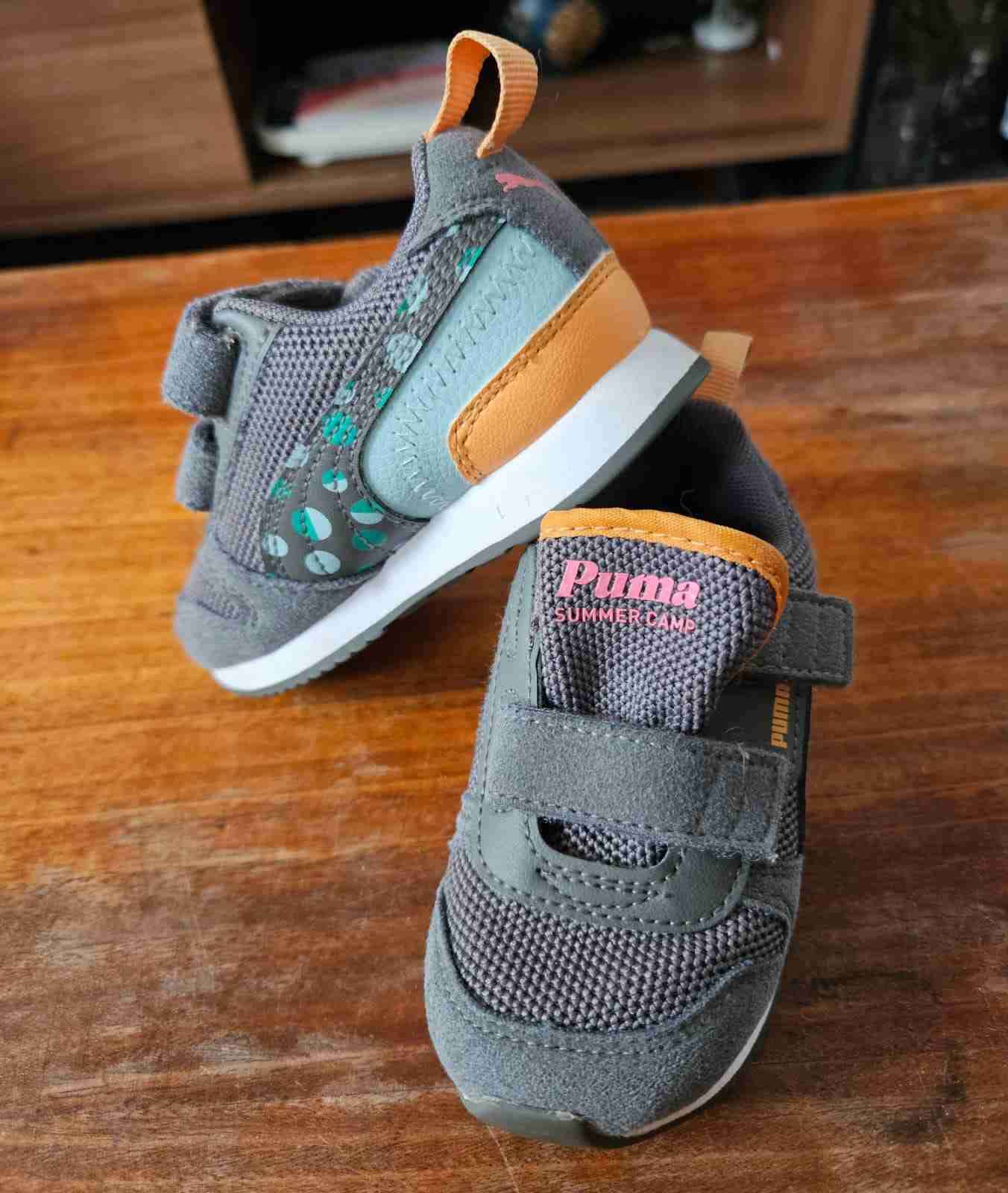 Zapatillas infantiles Puma Gris