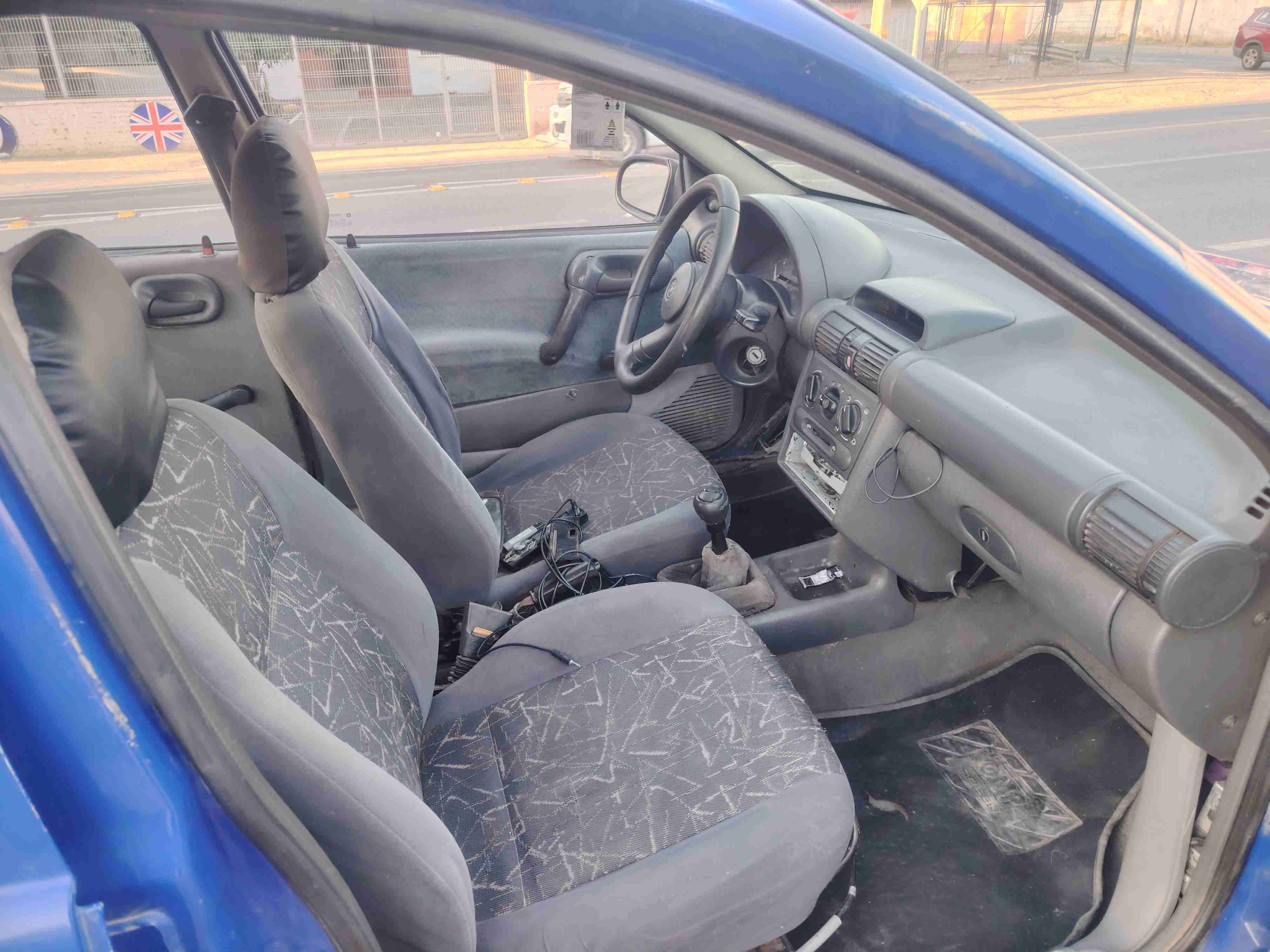 Opel corsa 96 motor 1.4 - miniatura 3