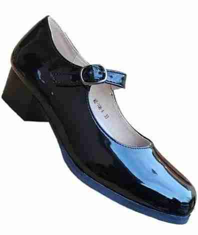 Zapato de charol negro