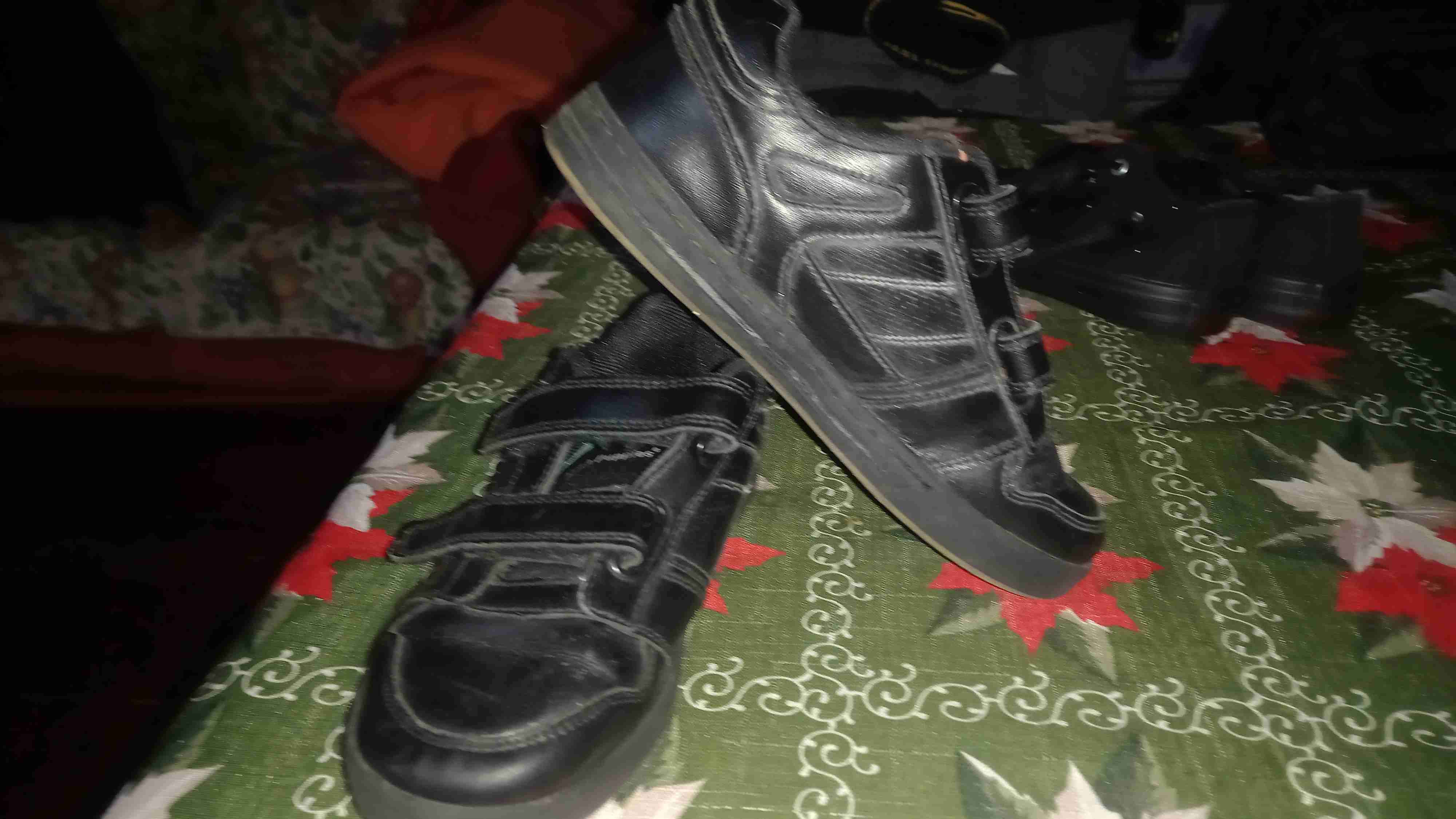Zapatos negros de velcro - miniatura 2