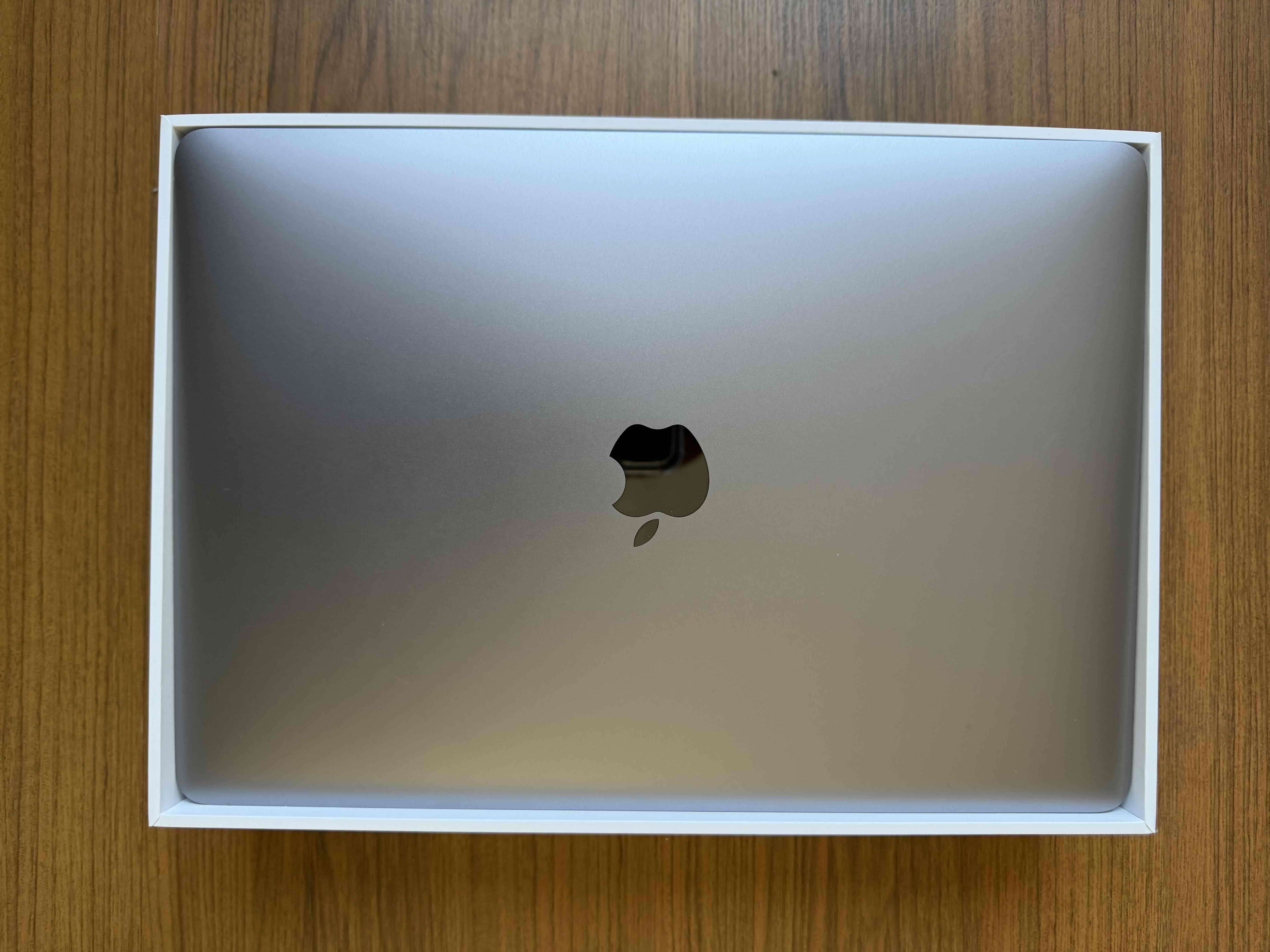 MacBook Air 13” - M1 con Magic Mouse - miniatura 4