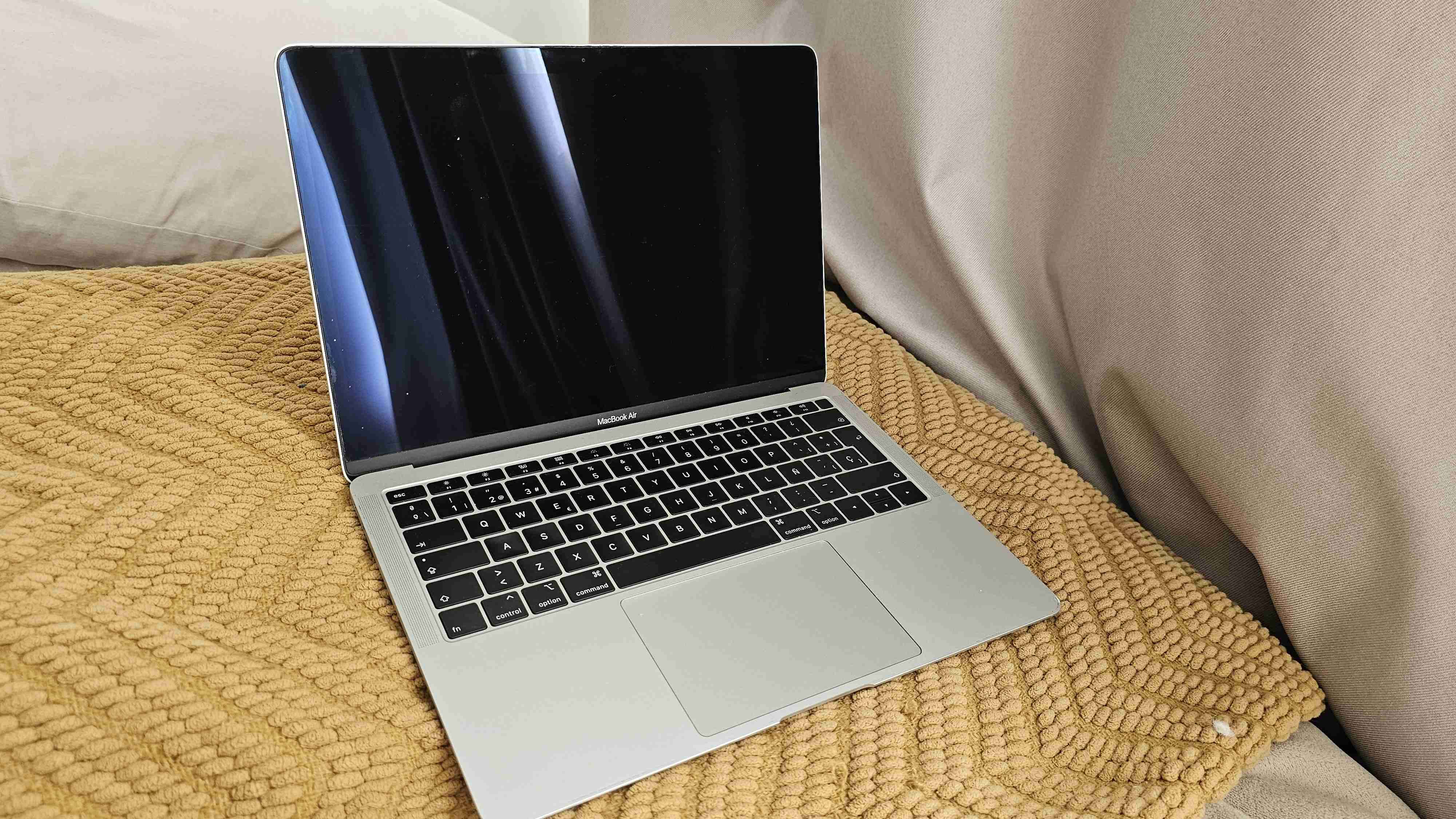 MacBook Air 13" 2019 - miniatura 2