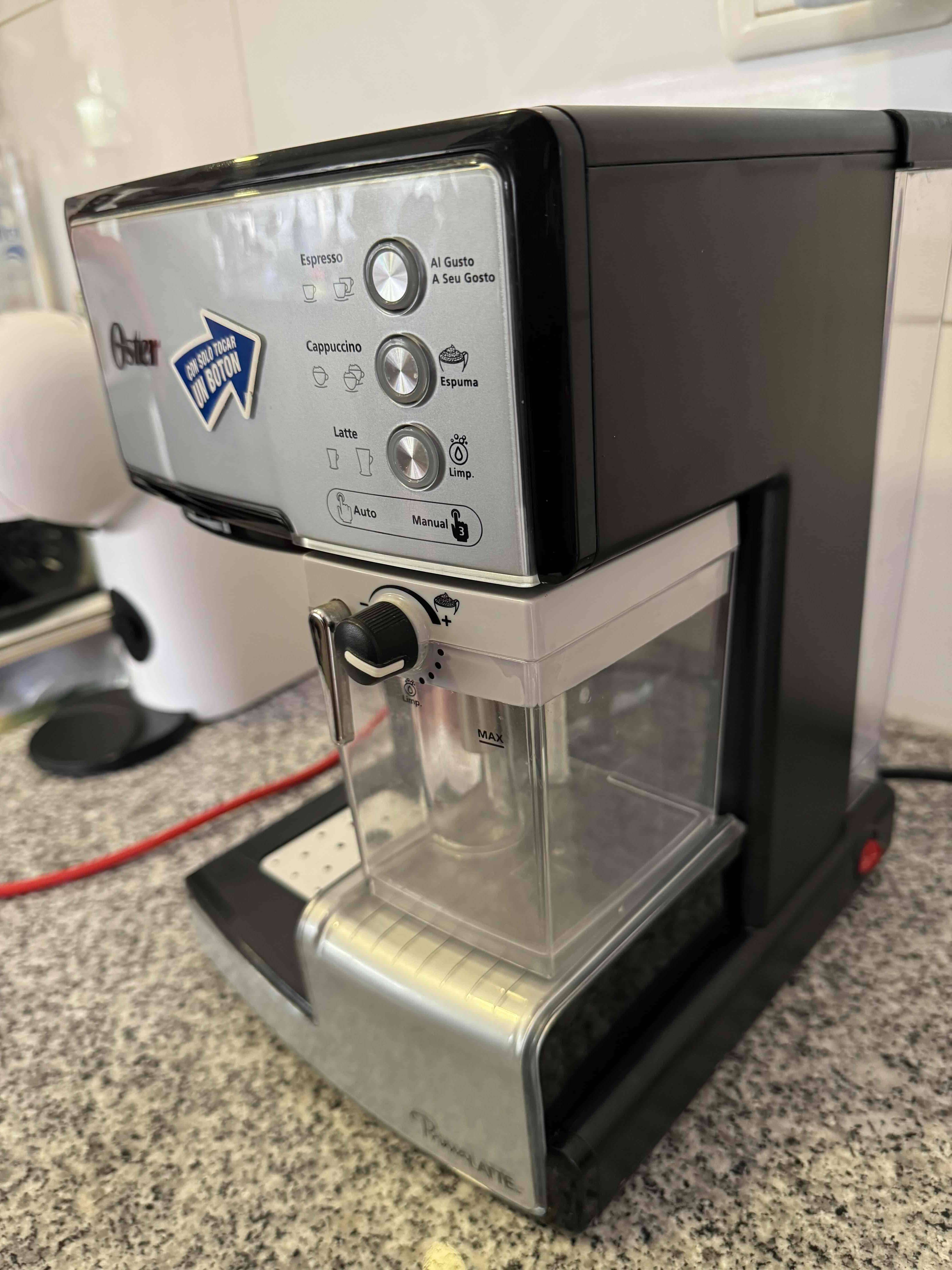 Cafetera espresso Oster PrimaLatte - miniatura 3