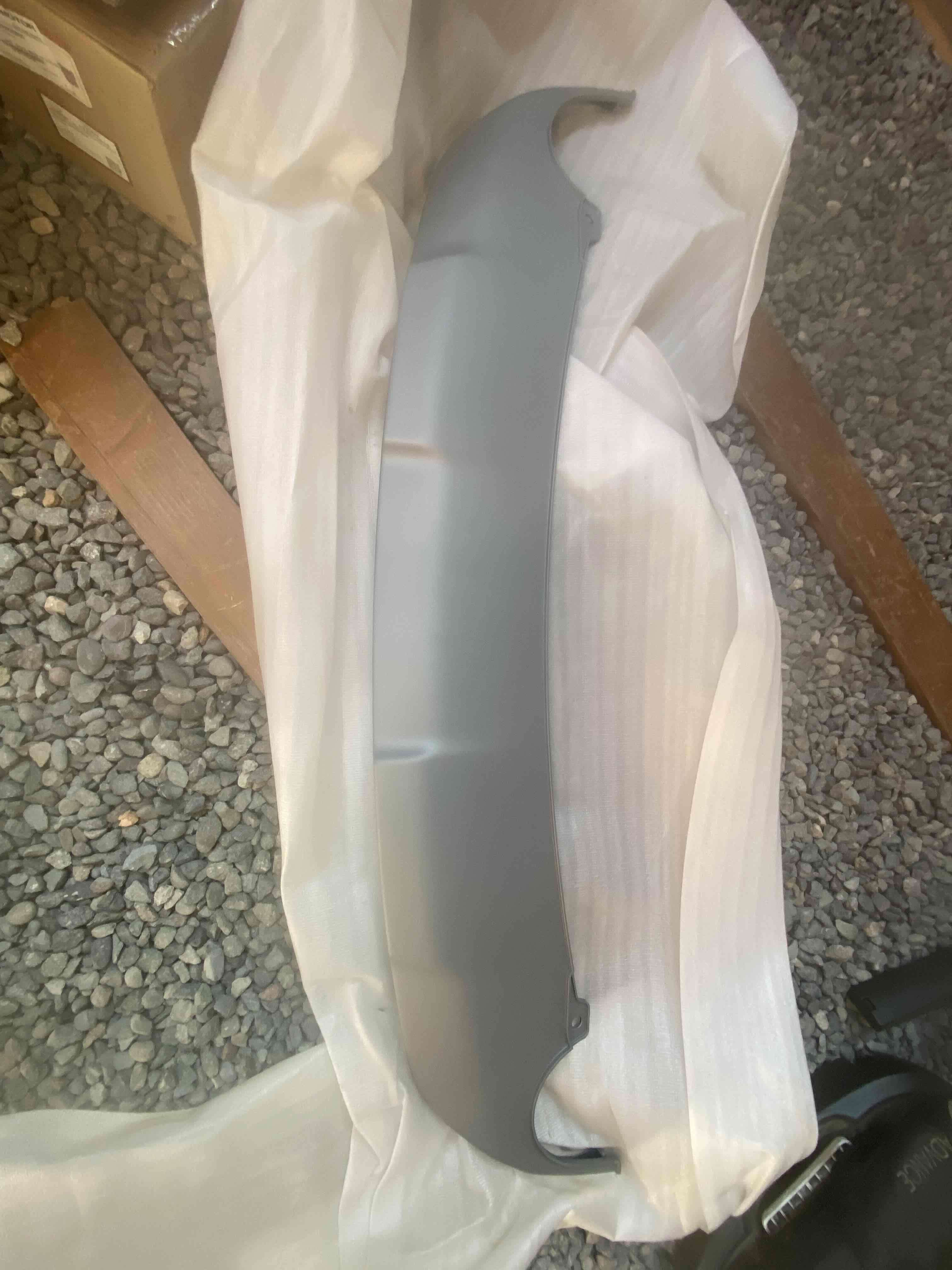 Parachoques trasero para auto - miniatura 3