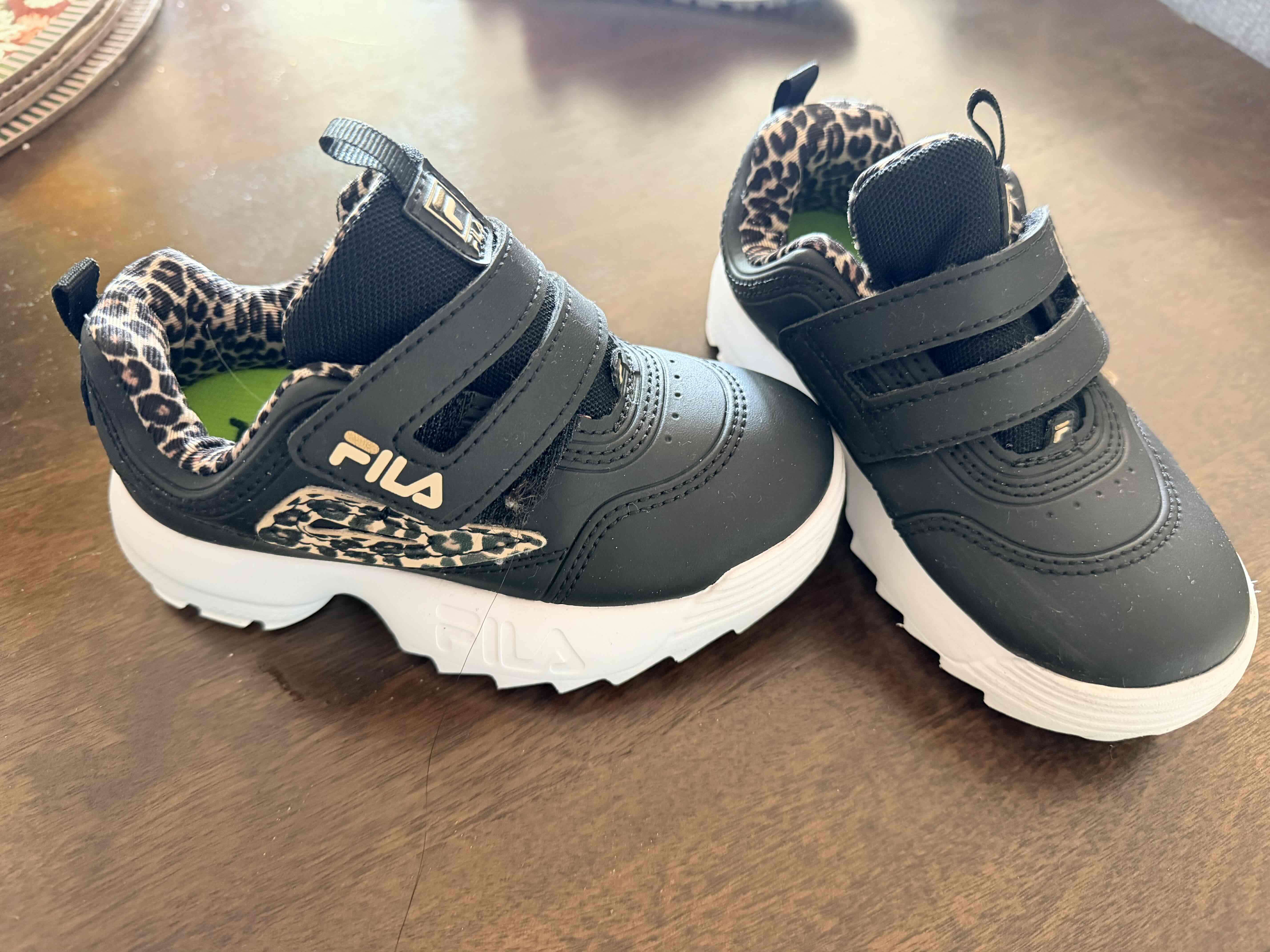 Zapatillas negras con diseño de leopardo Niña