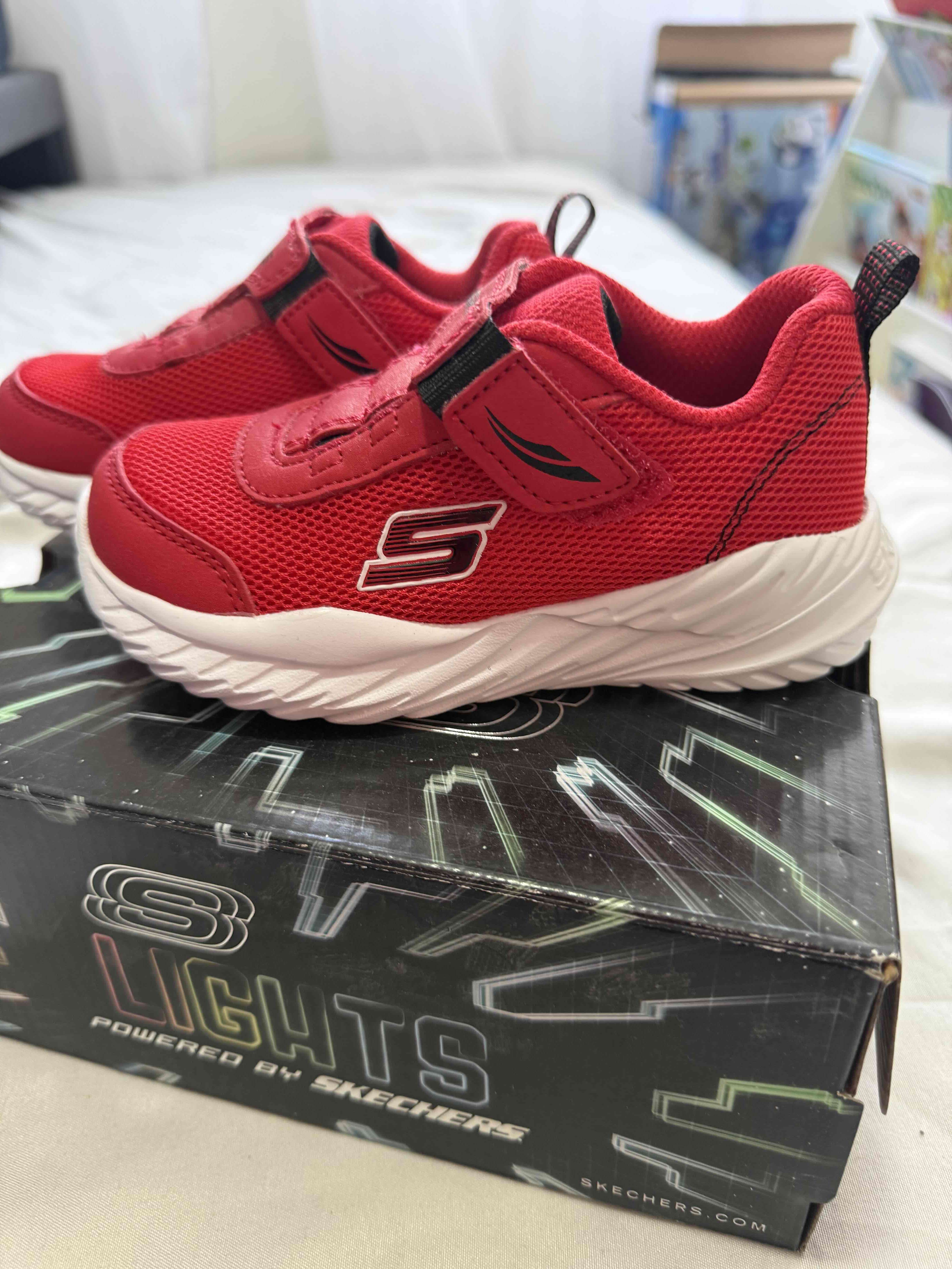 Zapatillas rojas Skechers para niños - miniatura 2