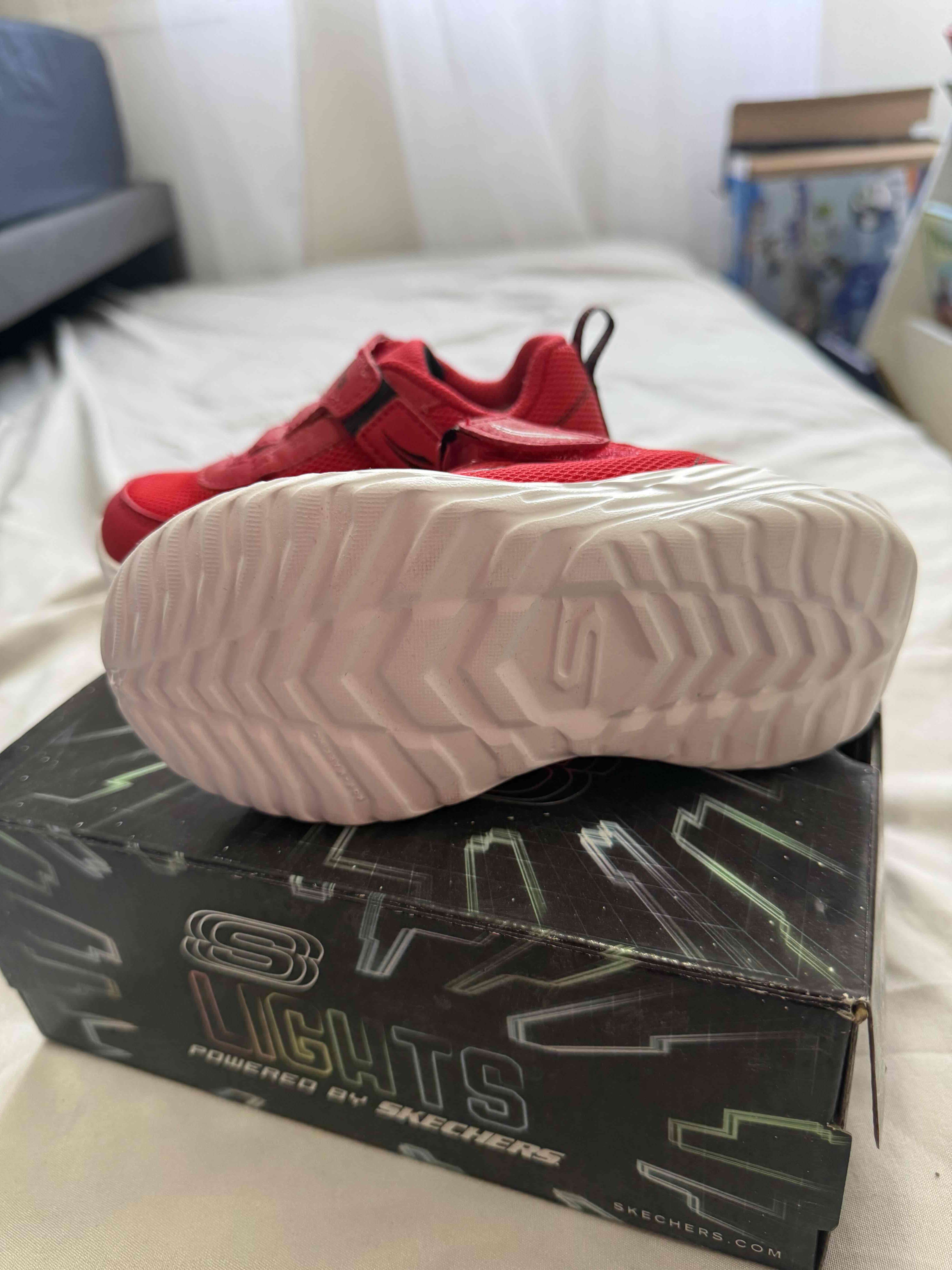 Zapatillas rojas Skechers para niños - miniatura 3