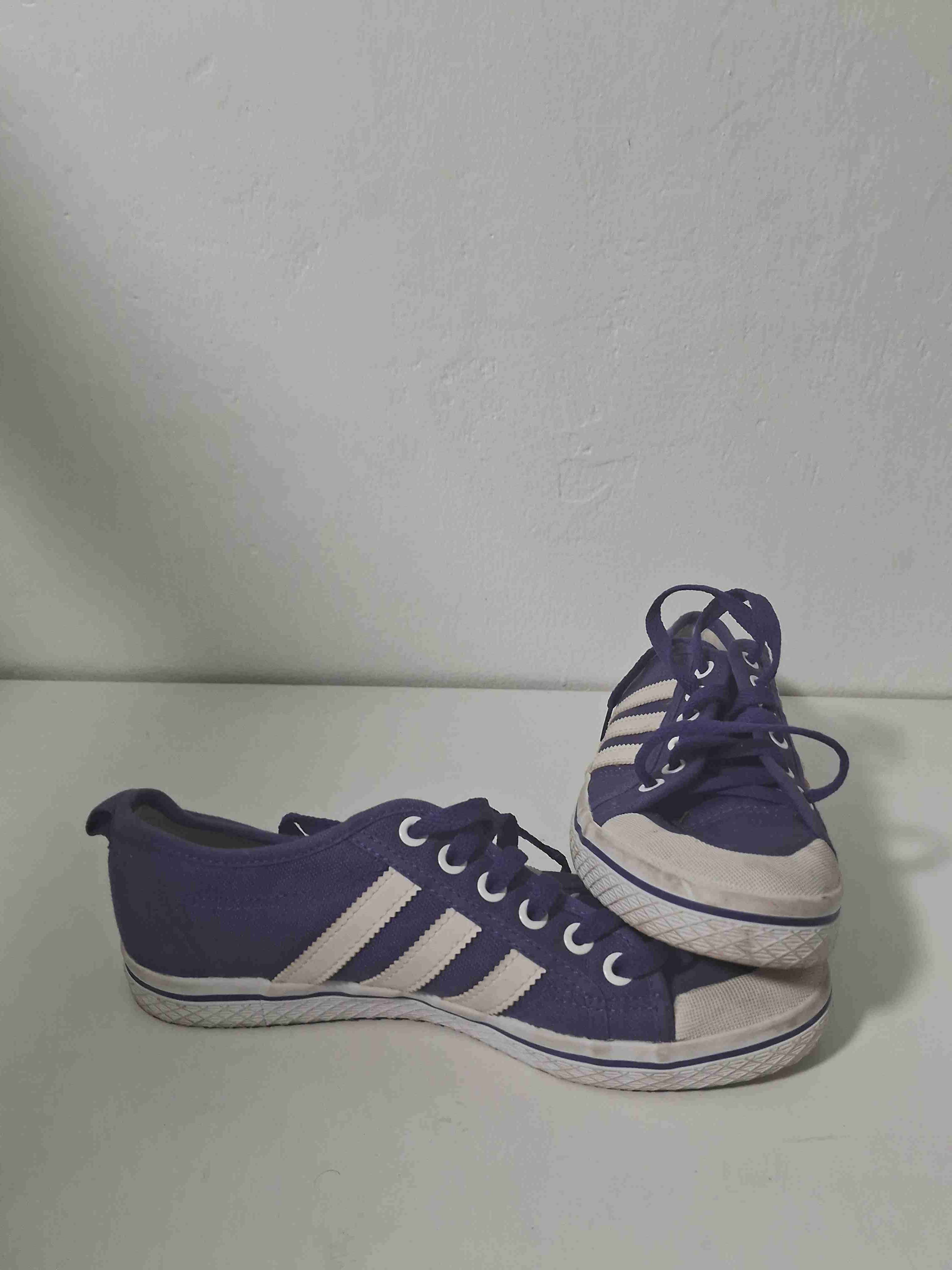 Zapatillas deportivas moradas