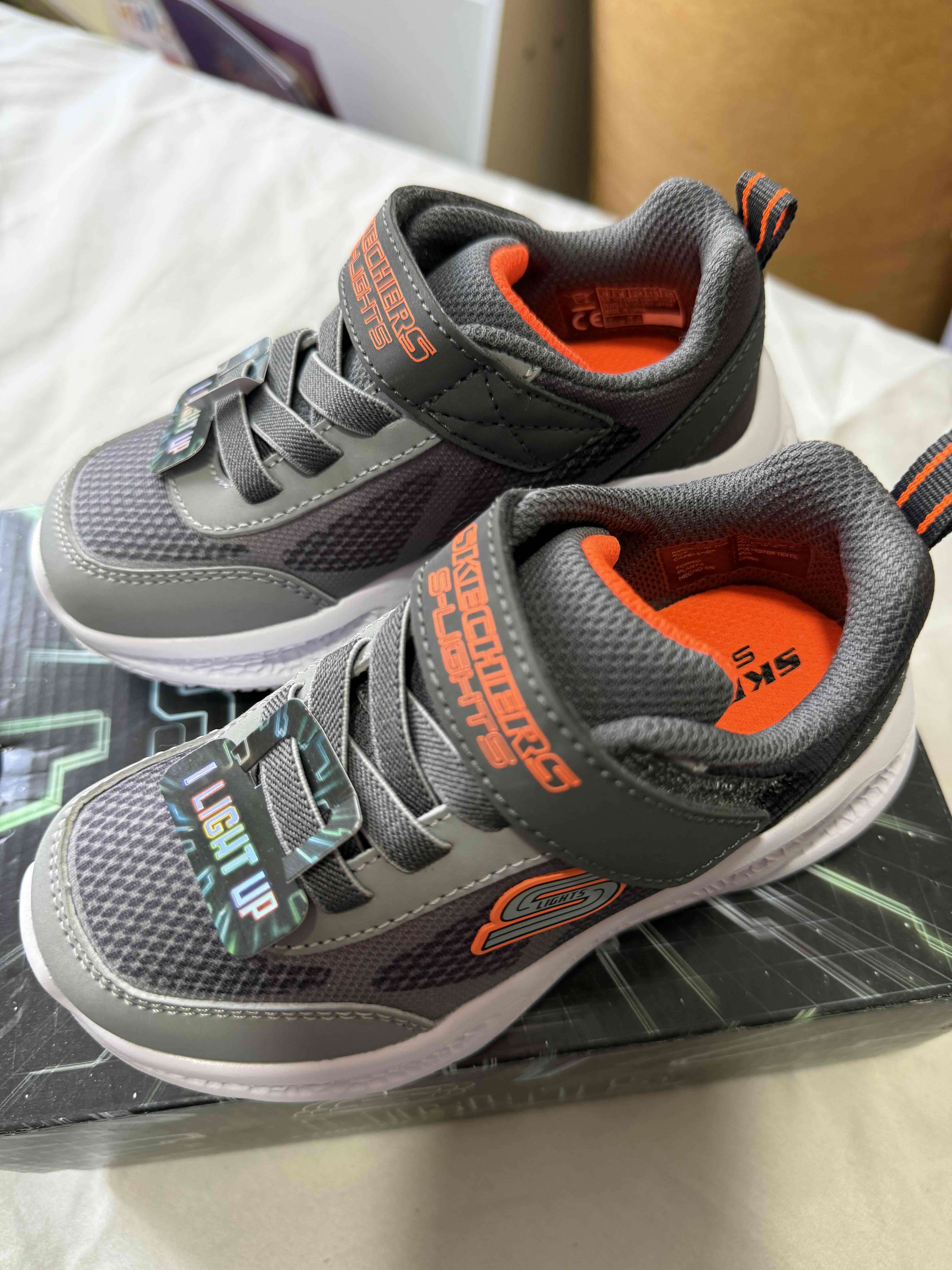 Zapatillas grises para niños