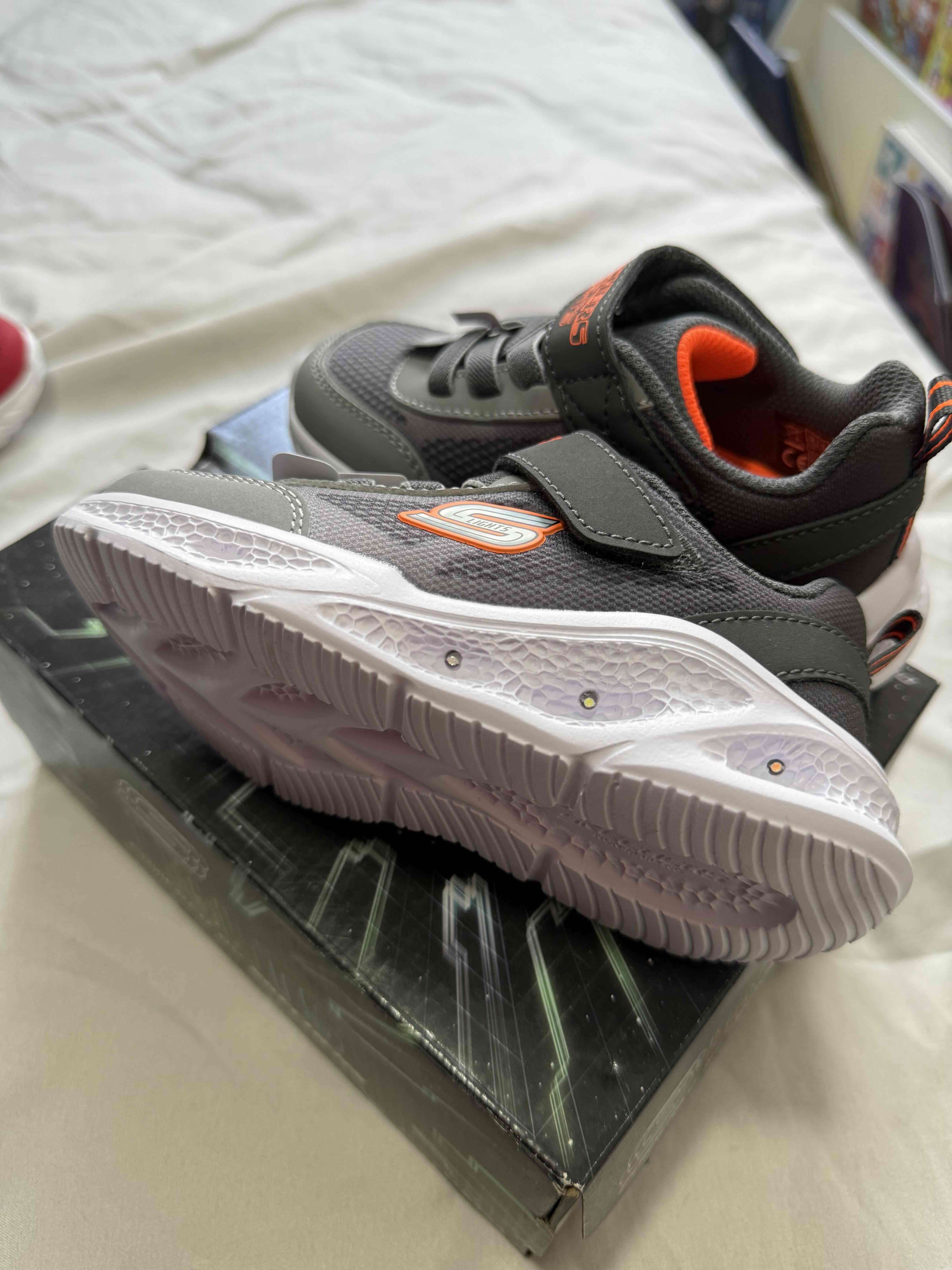 Zapatillas grises para niños - miniatura 3