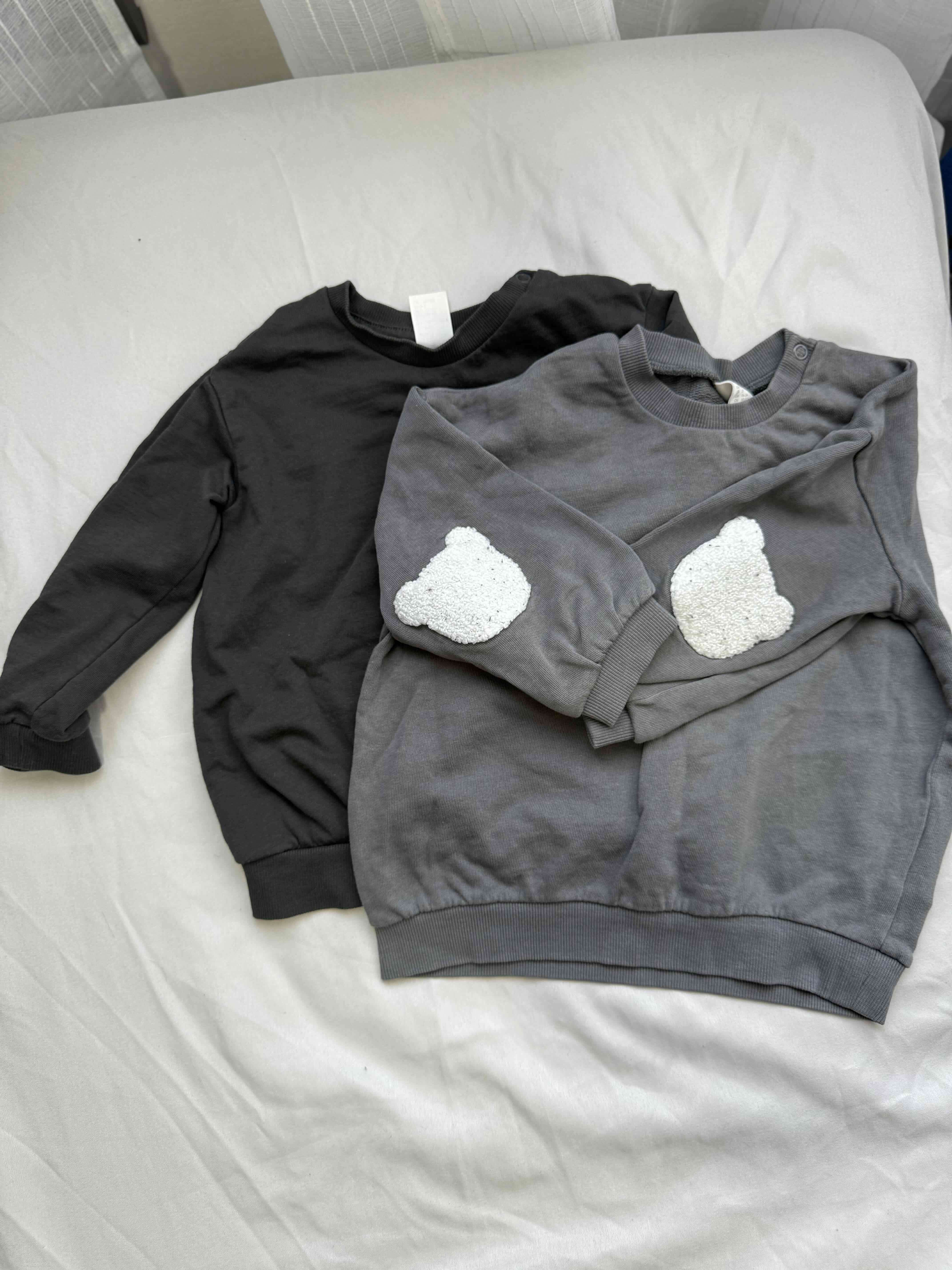 Polerones infantiles H&M gris y negro