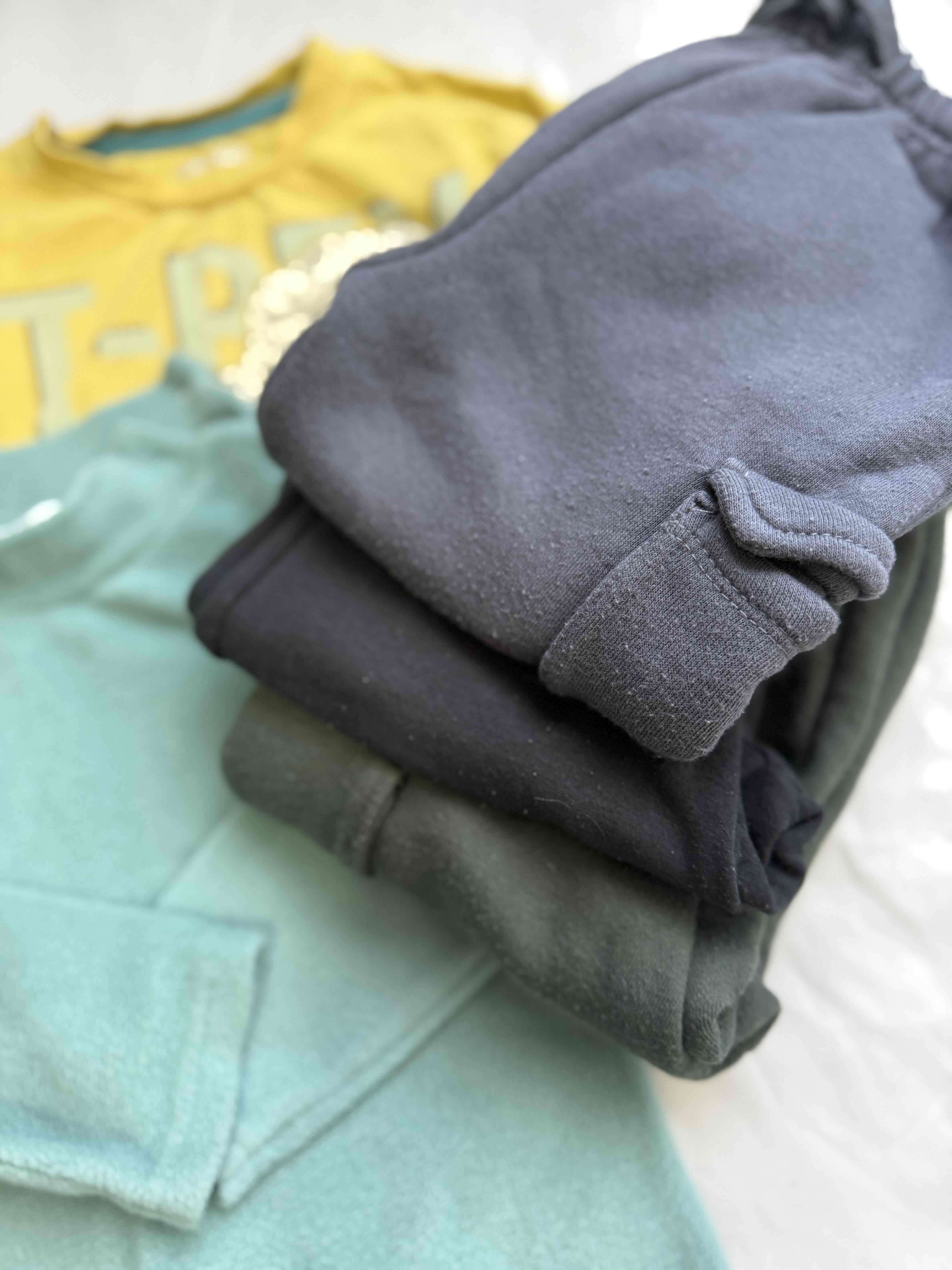 Ropa de niño diversos colores - miniatura 2