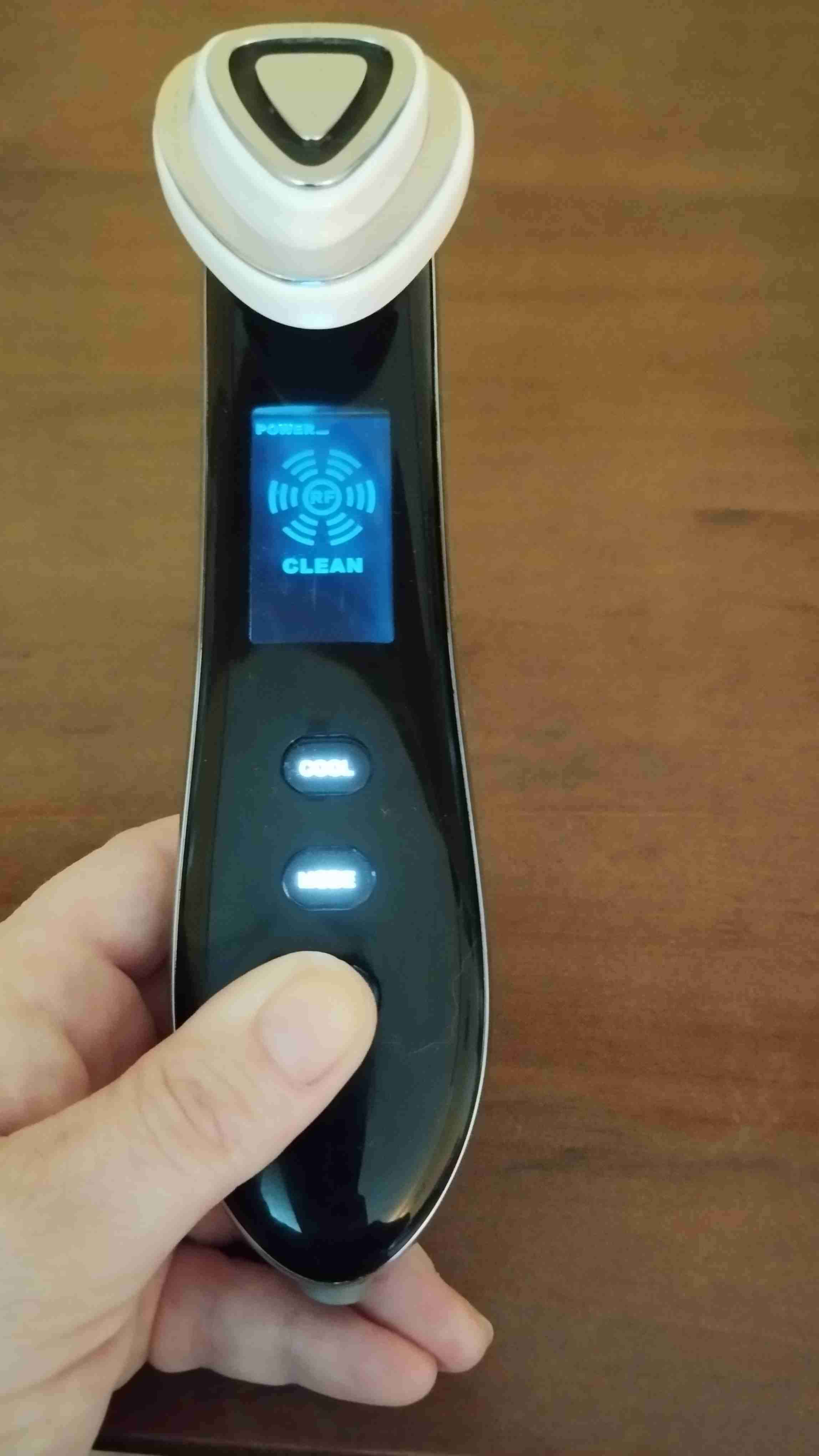 Dispositivo de limpieza facial RF